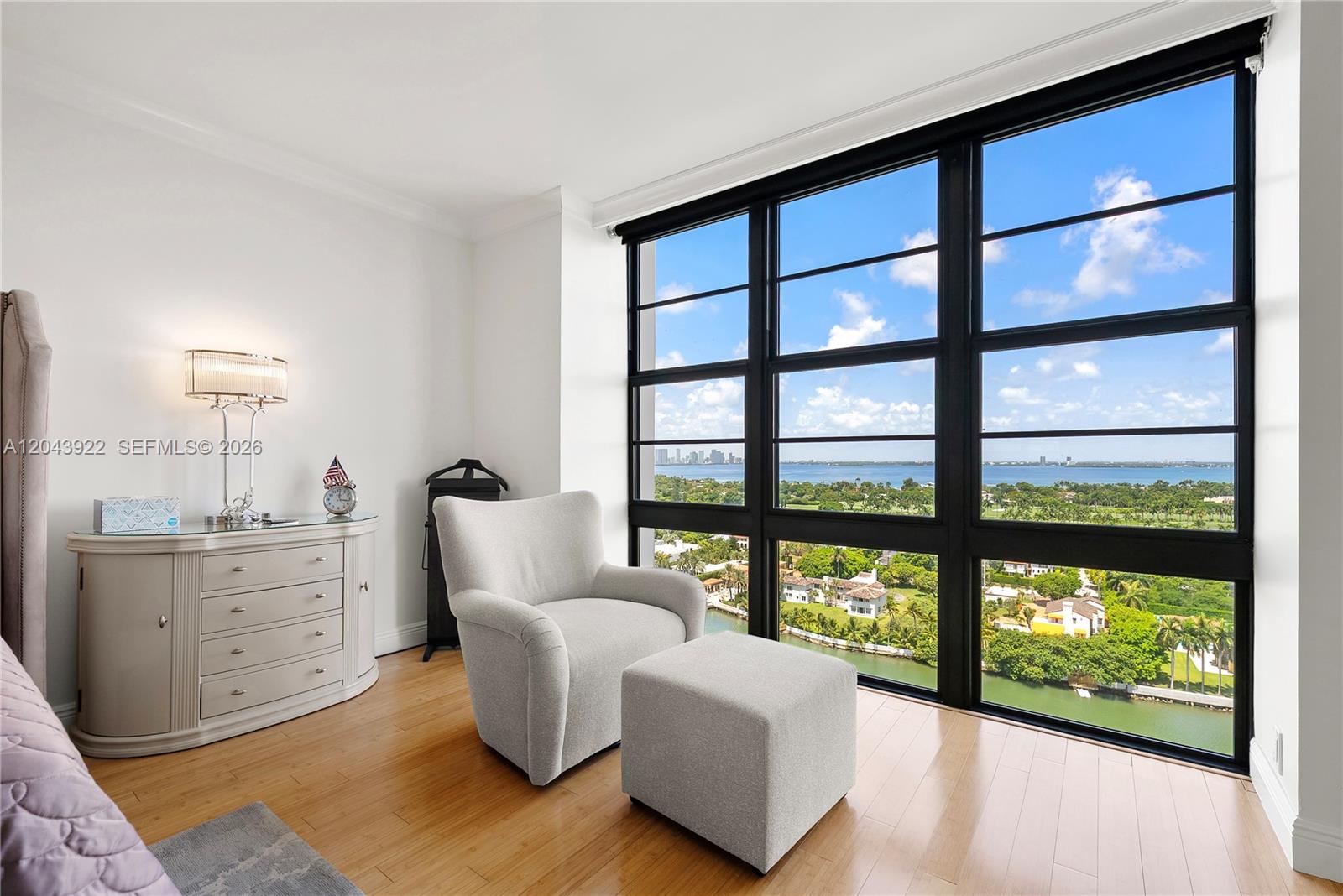 5500 Collins Ave # 1902
