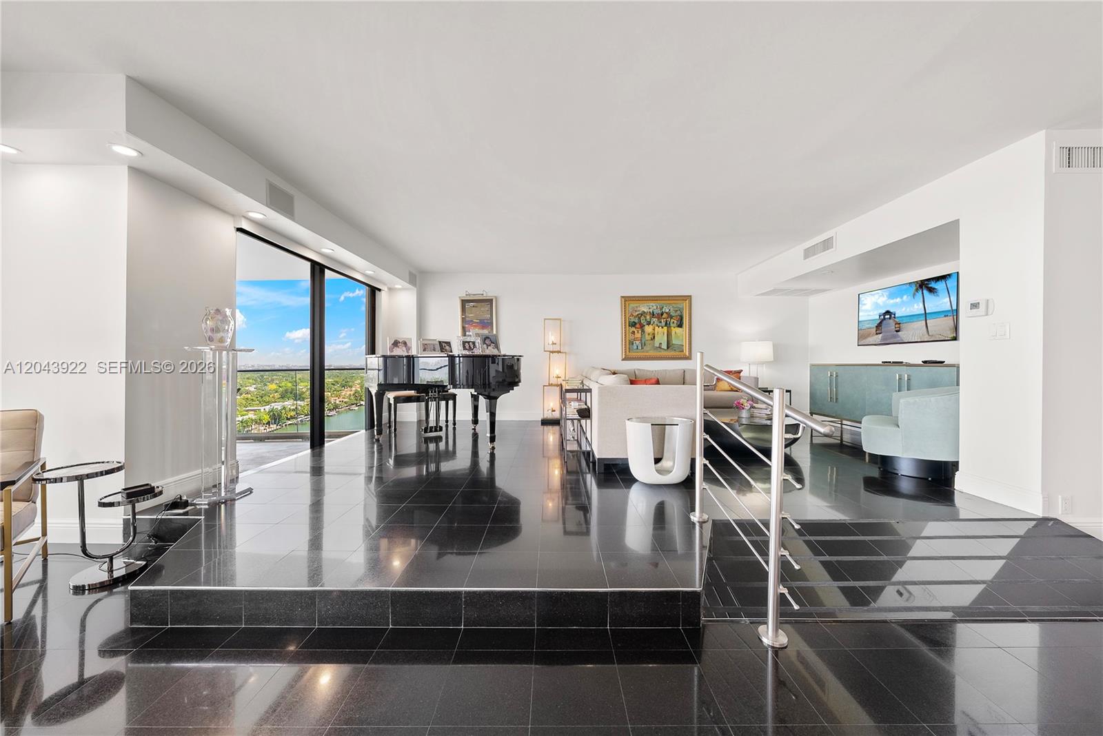 5500 Collins Ave # 1902