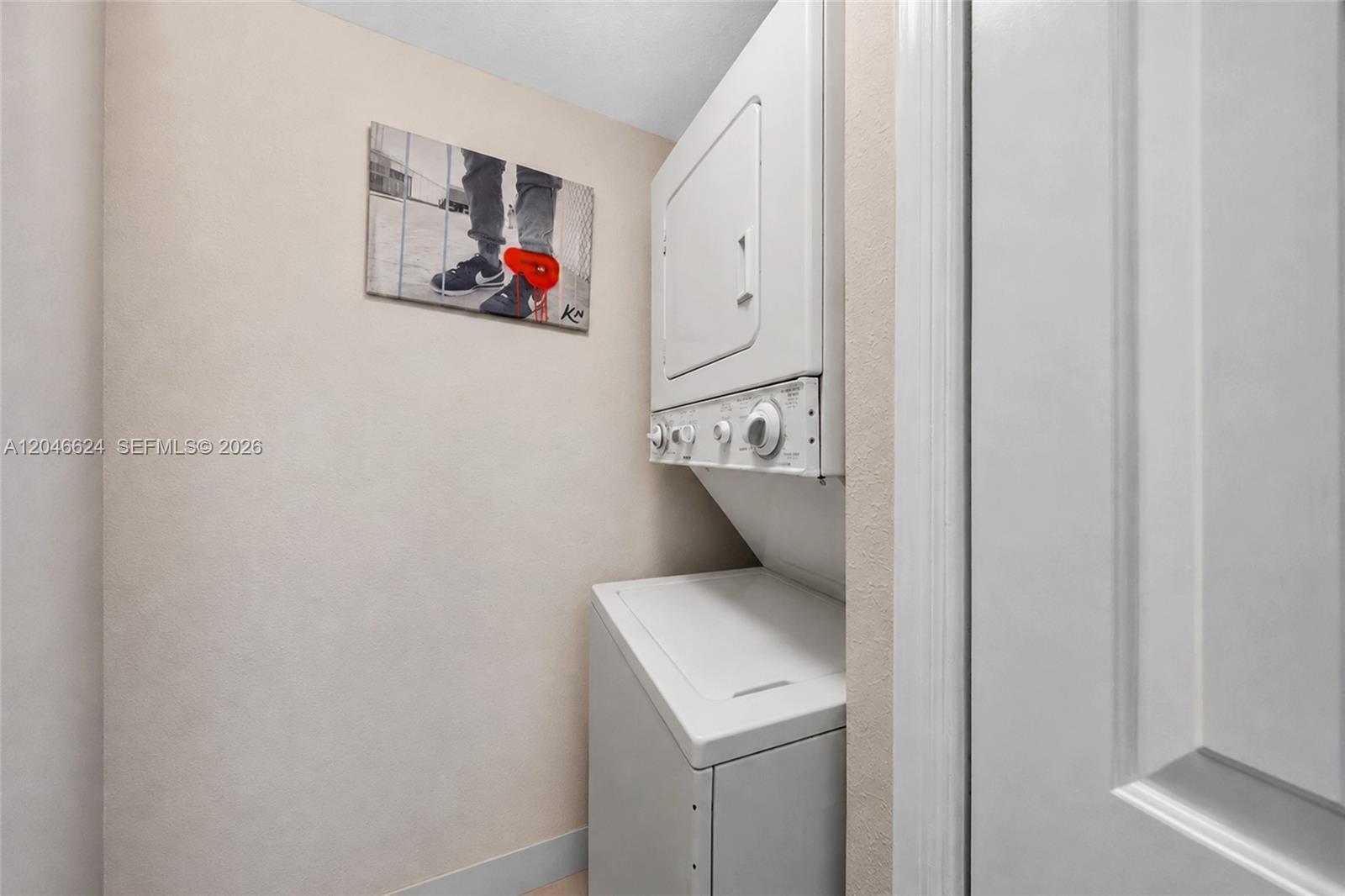 660 NE 11th Ave # 102