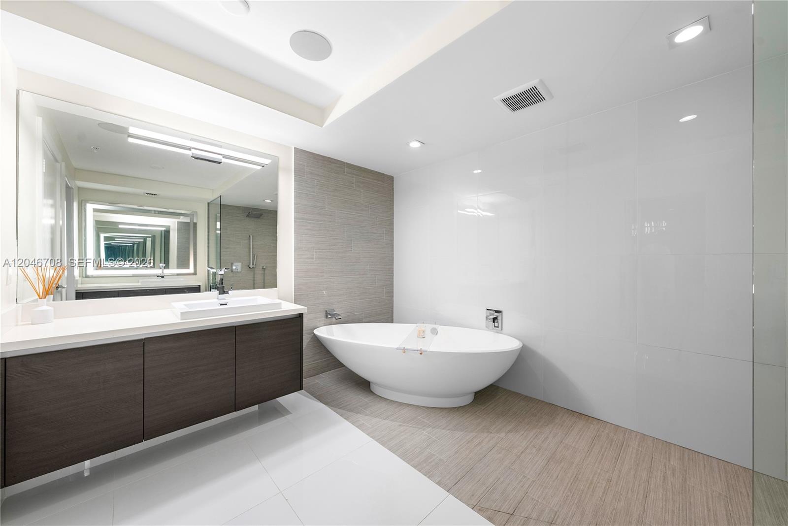 330 Sunny Isles Blvd # 1708 Unit: 5-1708