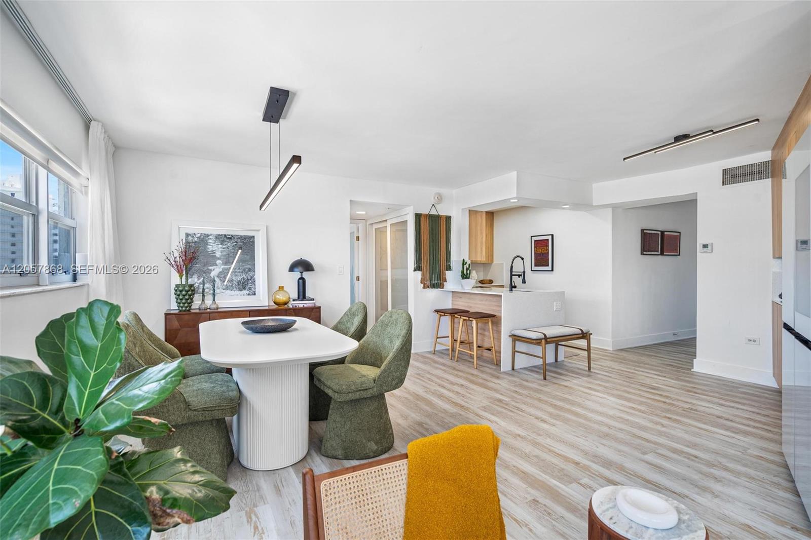 1881 Washington Ave # 8C