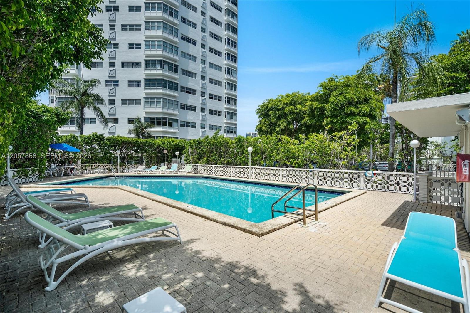 1881 Washington Ave # 8C