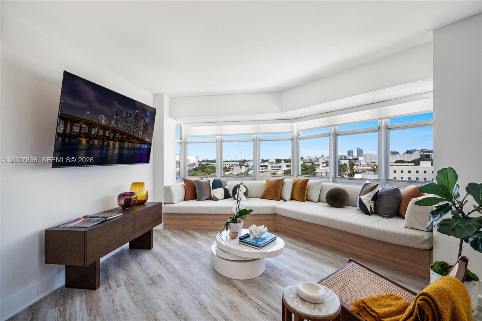 1881 Washington Ave # 8C