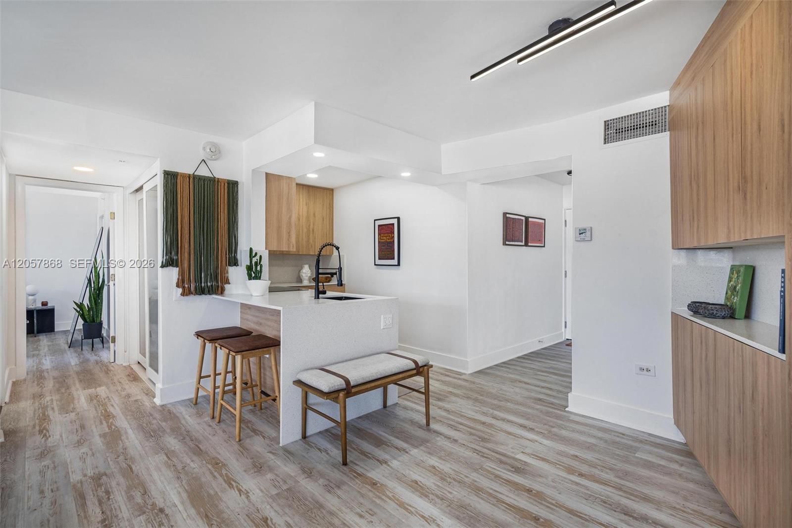 1881 Washington Ave # 8C