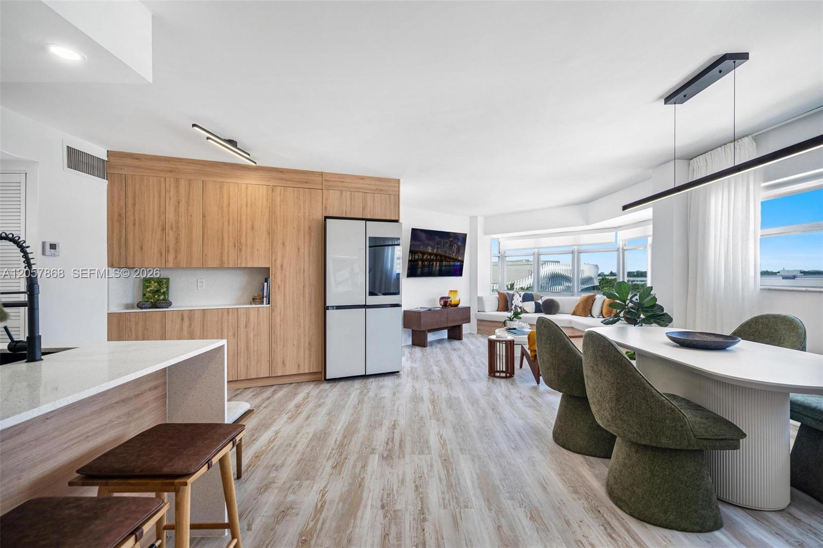 1881 Washington Ave # 8C