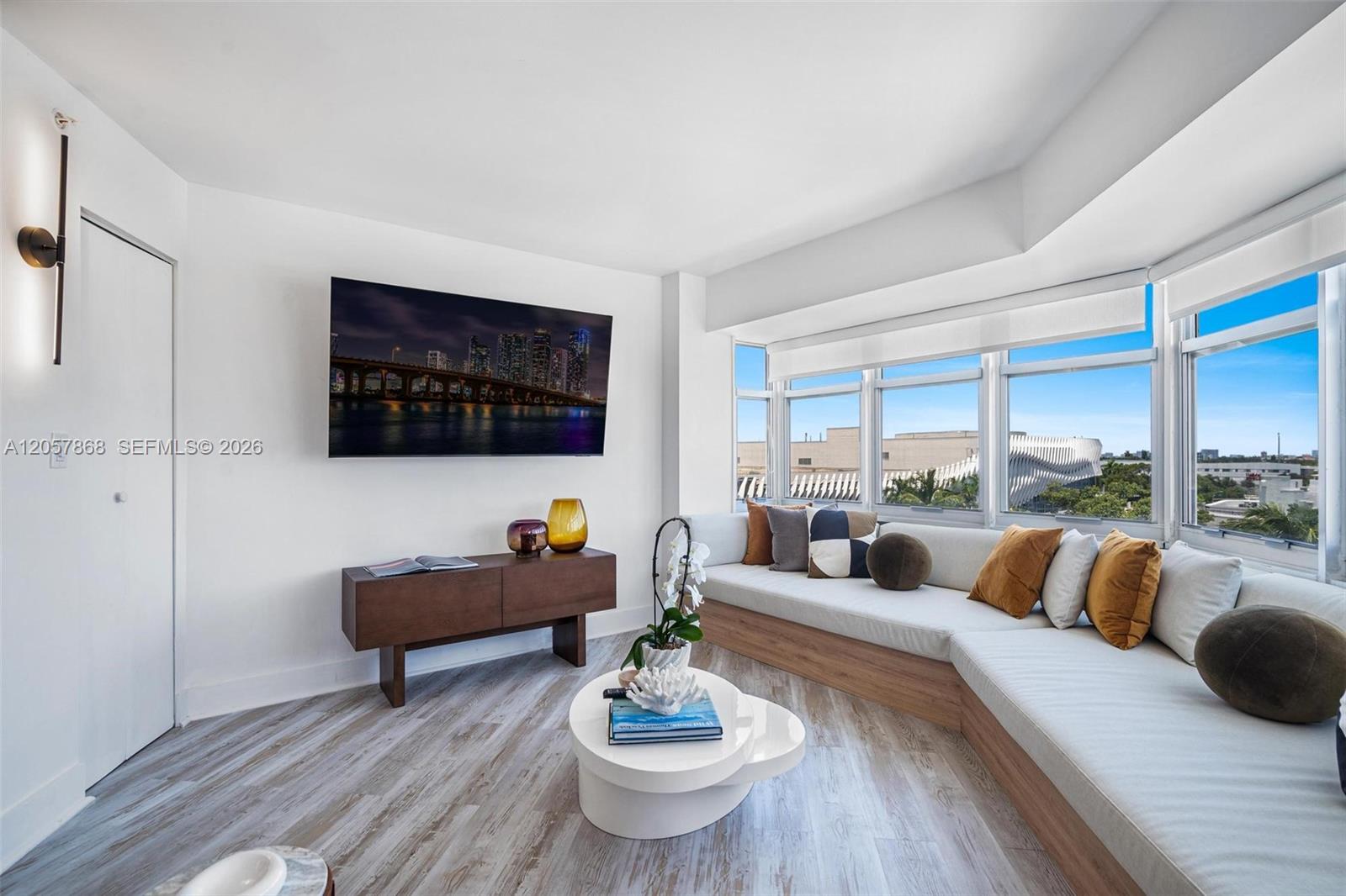 1881 Washington Ave # 8C