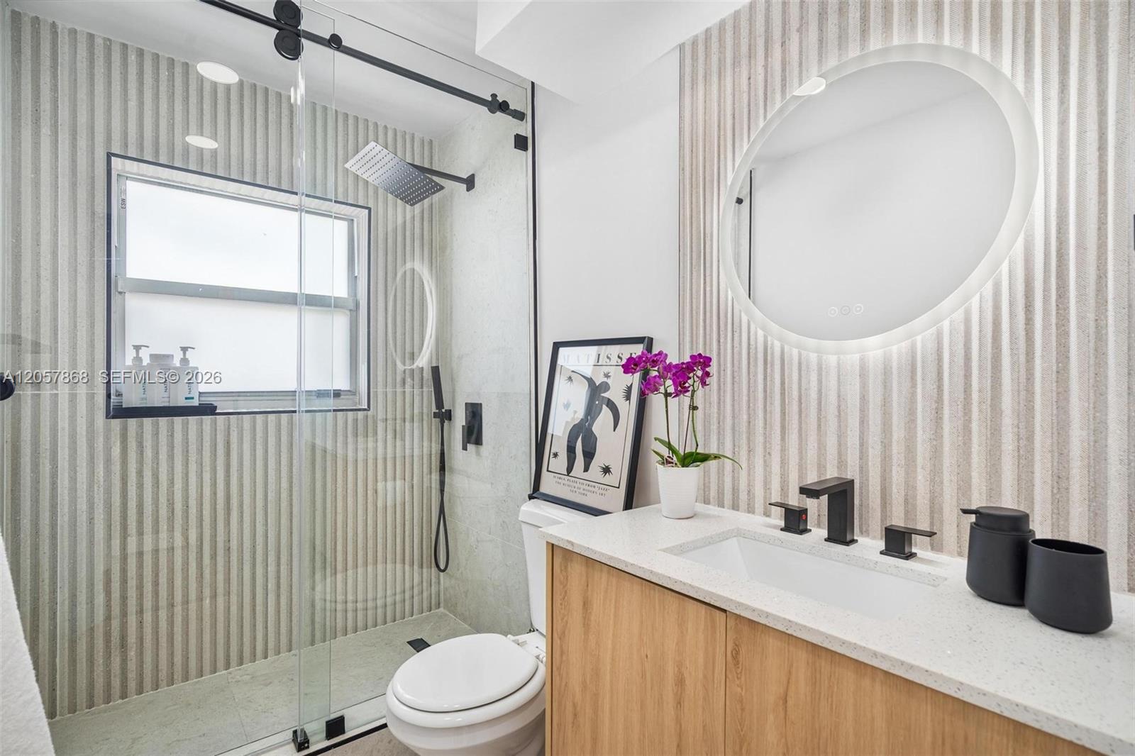 1881 Washington Ave # 8C