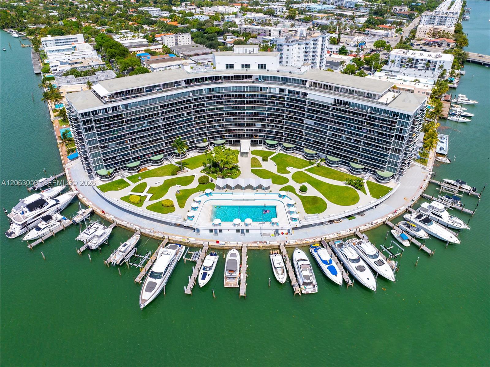 900 Bay Dr Unit: 702/704