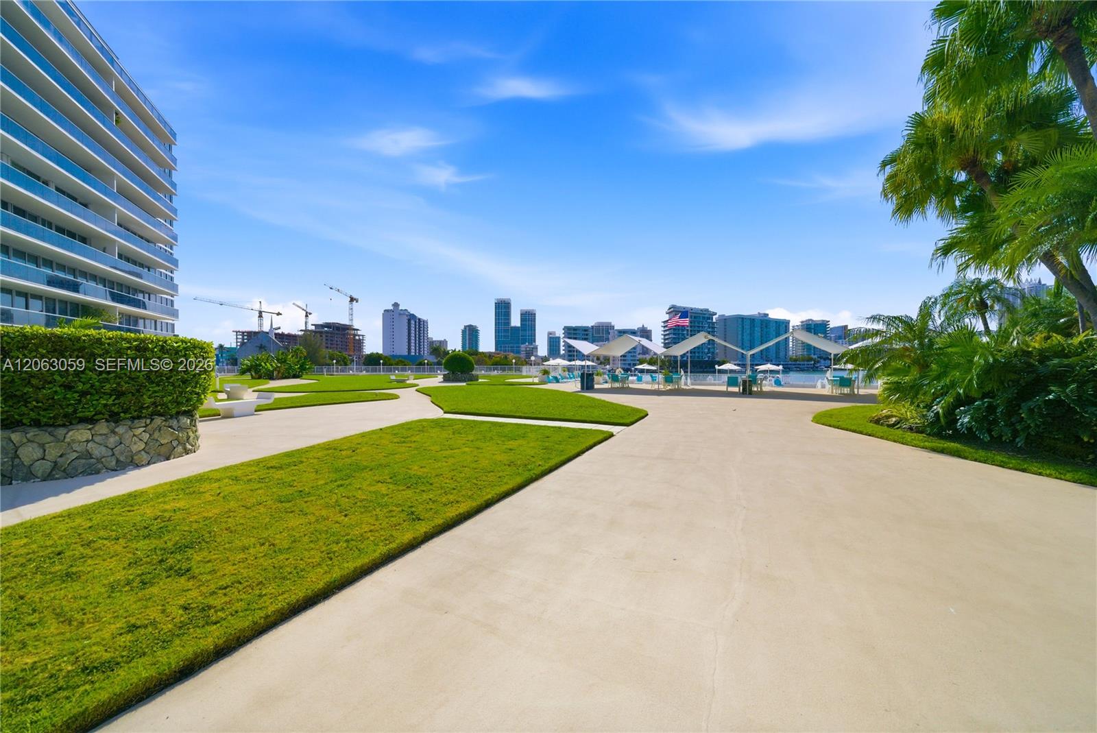 900 Bay Dr Unit: 702/704