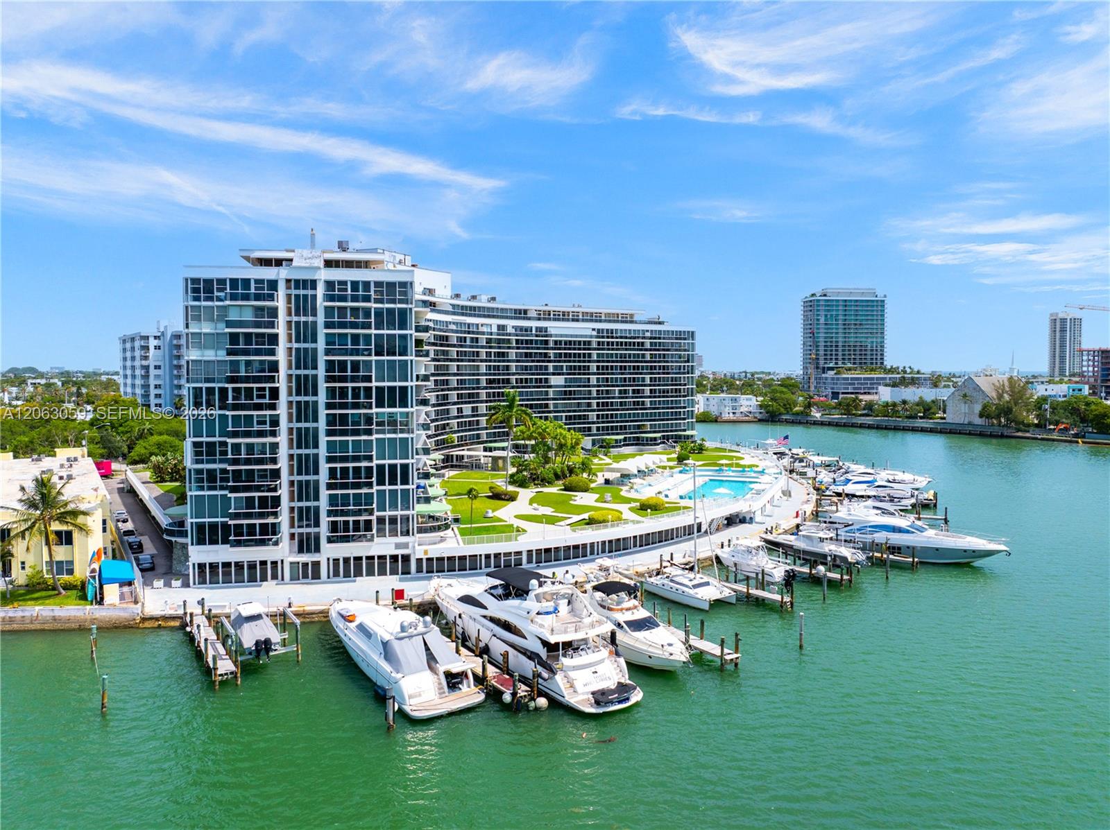 900 Bay Dr Unit: 702/704