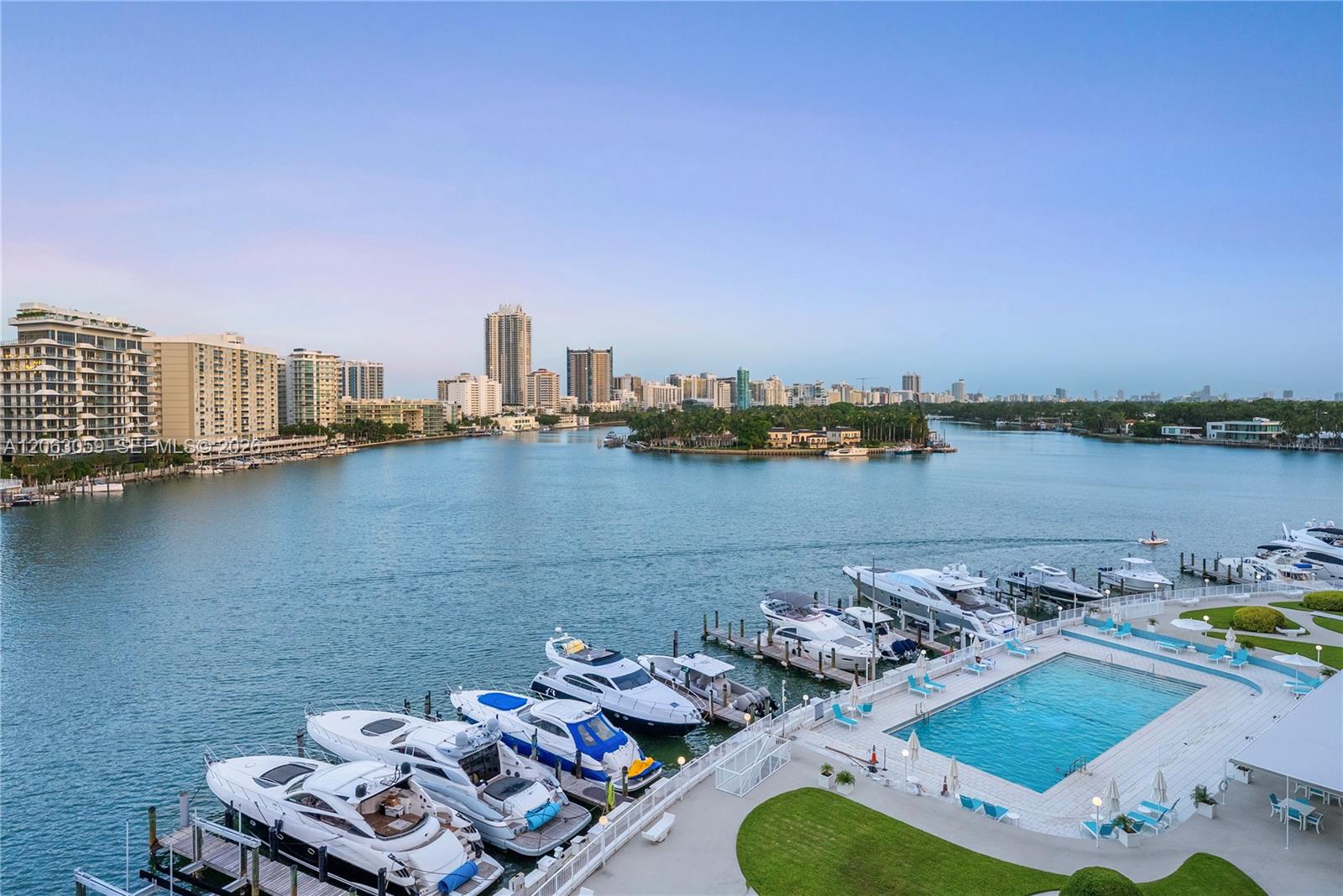 900 Bay Dr Unit: 702/704