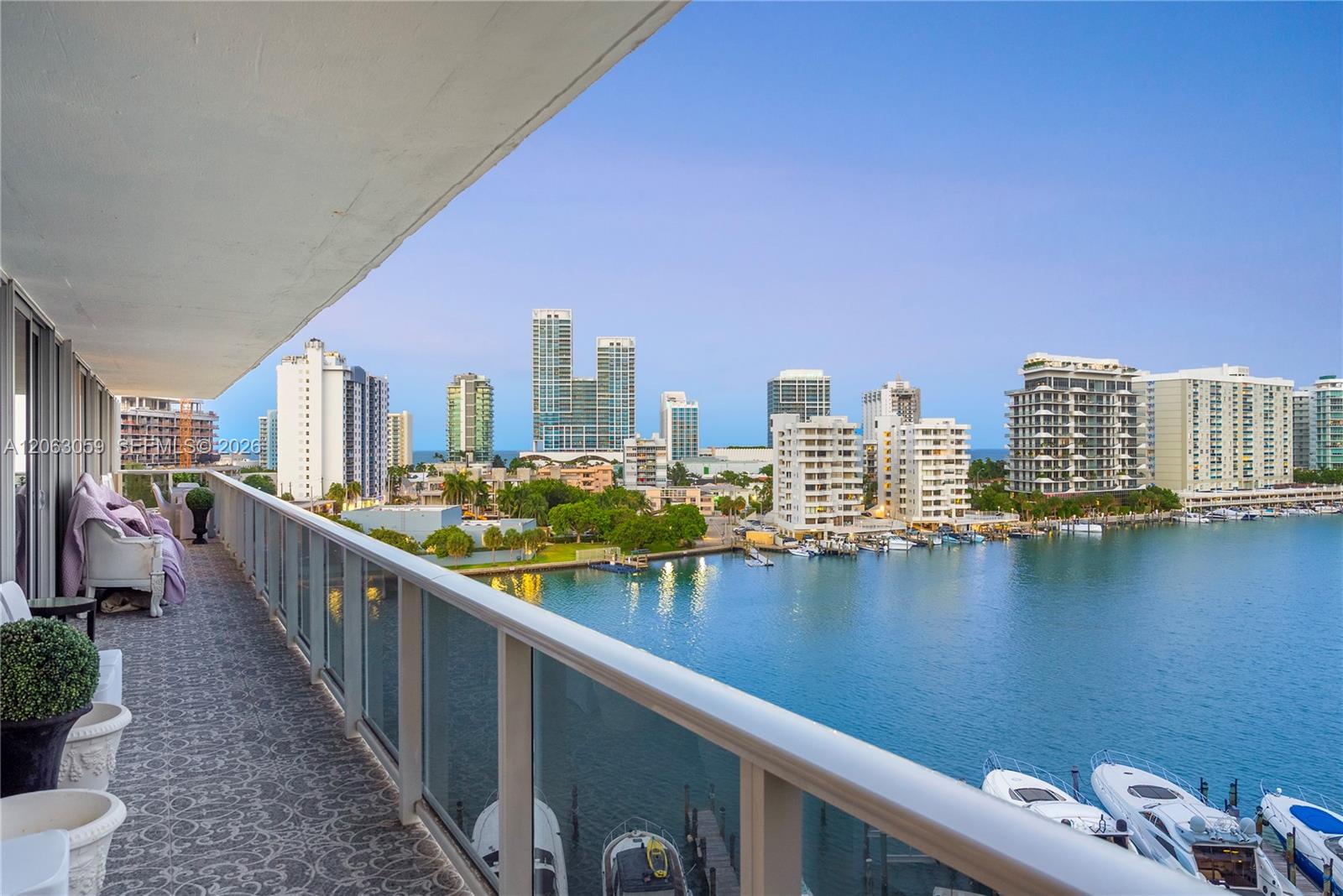 900 Bay Dr Unit: 702/704