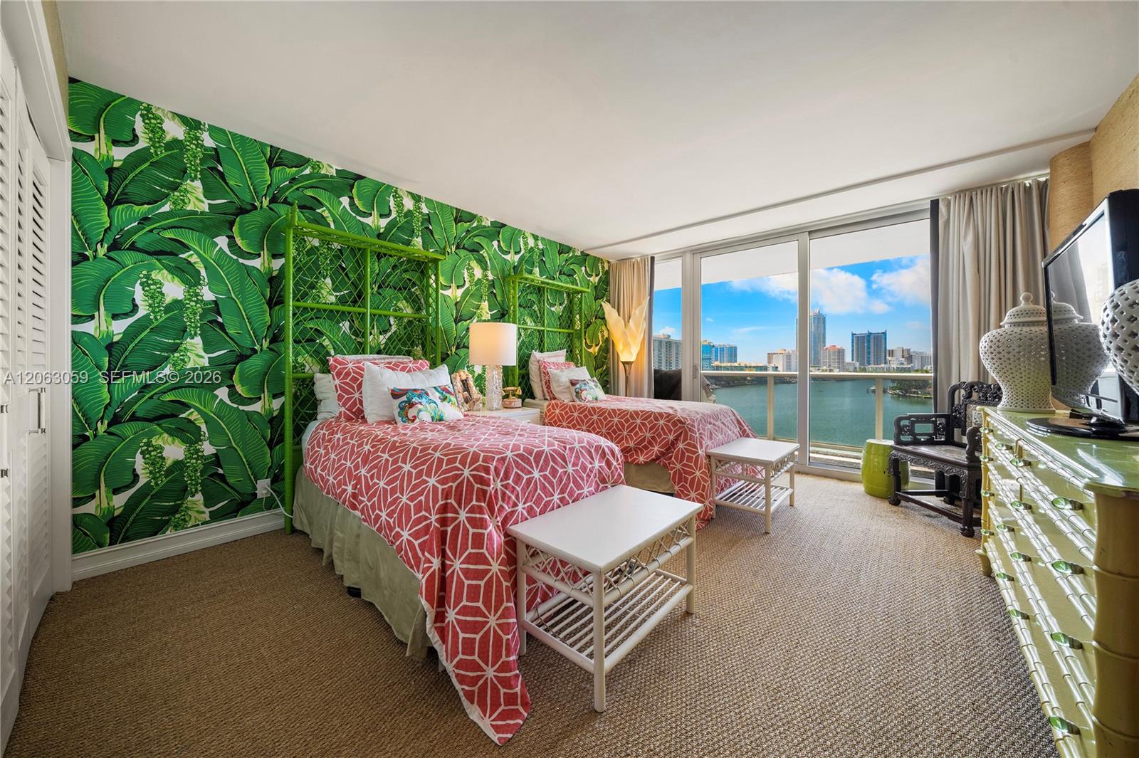 900 Bay Dr Unit: 702/704