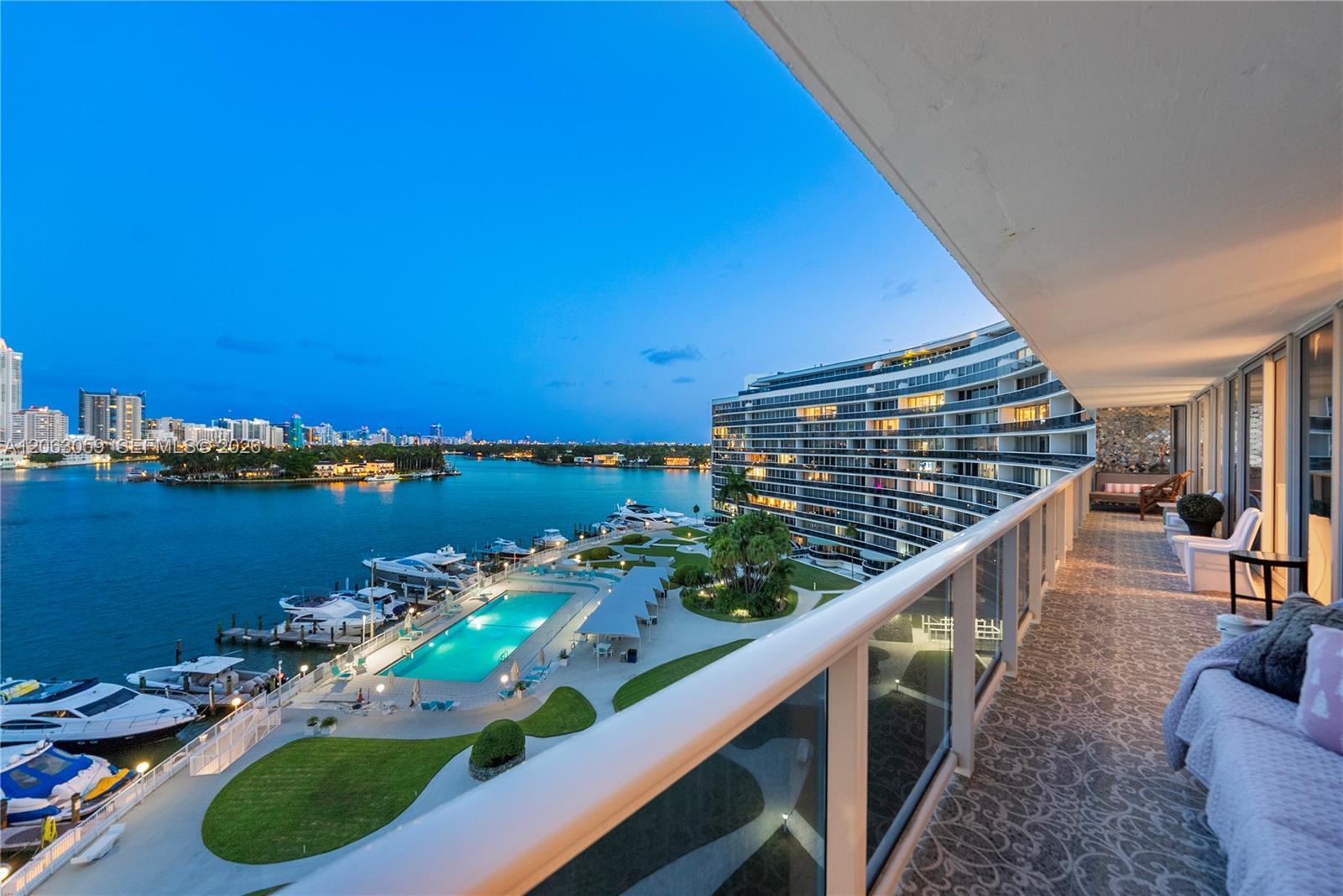 900 Bay Dr Unit: 702/704