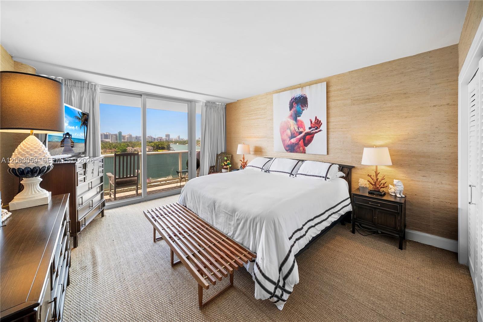 900 Bay Dr Unit: 702/704