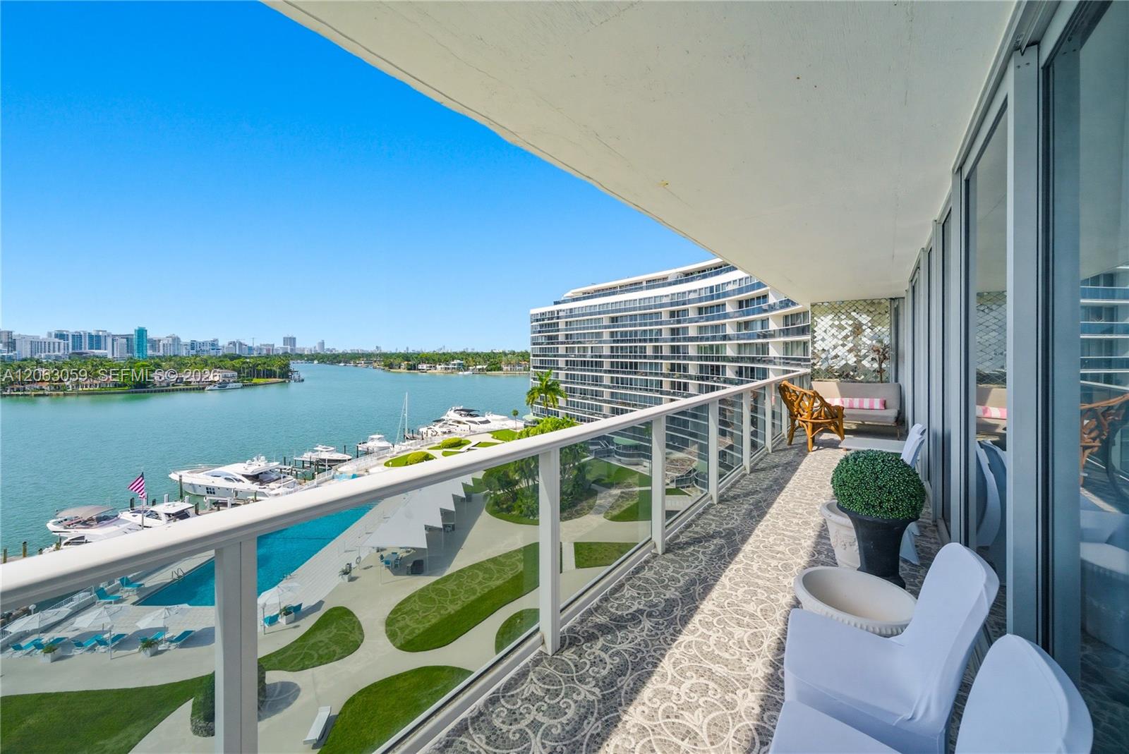 900 Bay Dr Unit: 702/704