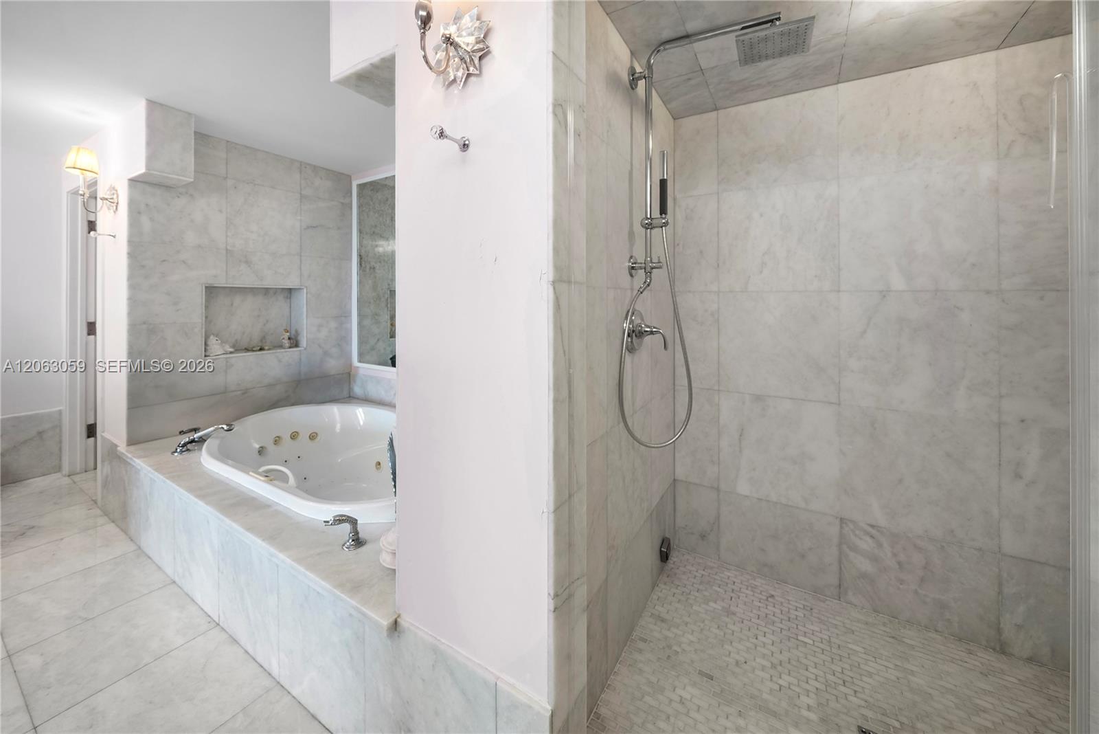 900 Bay Dr Unit: 702/704