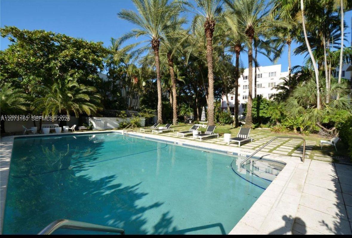 2445 Lake Pancoast Dr # 4