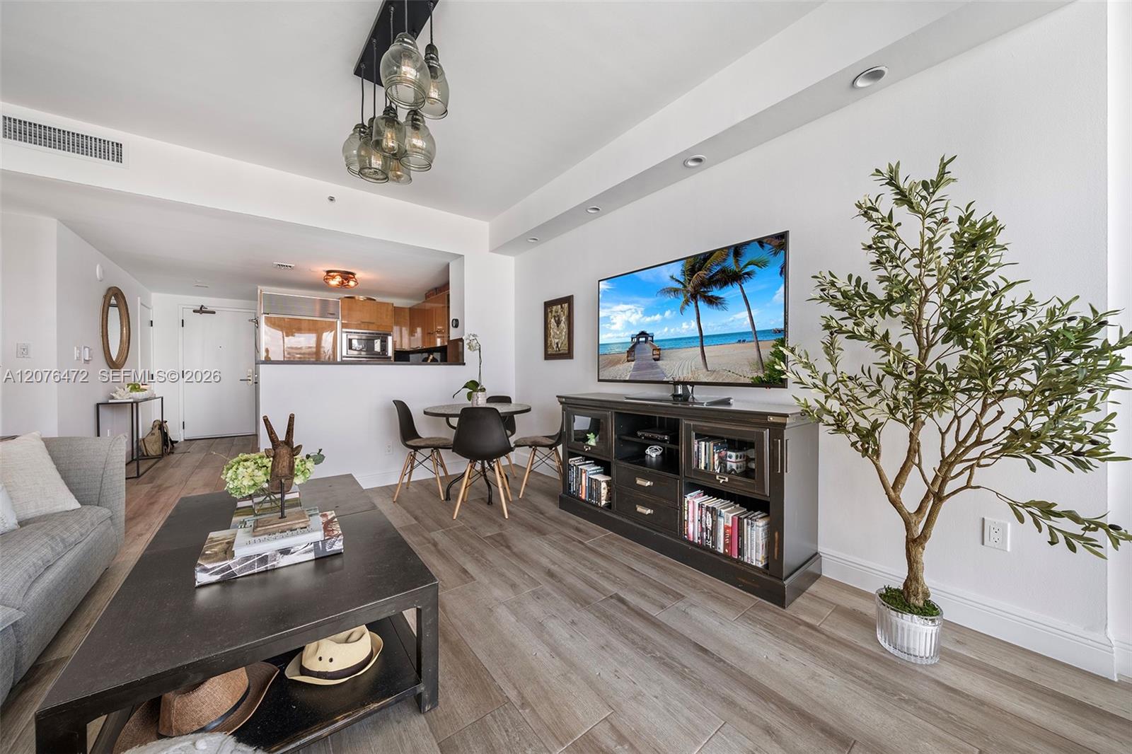 6799 Collins Ave # 701