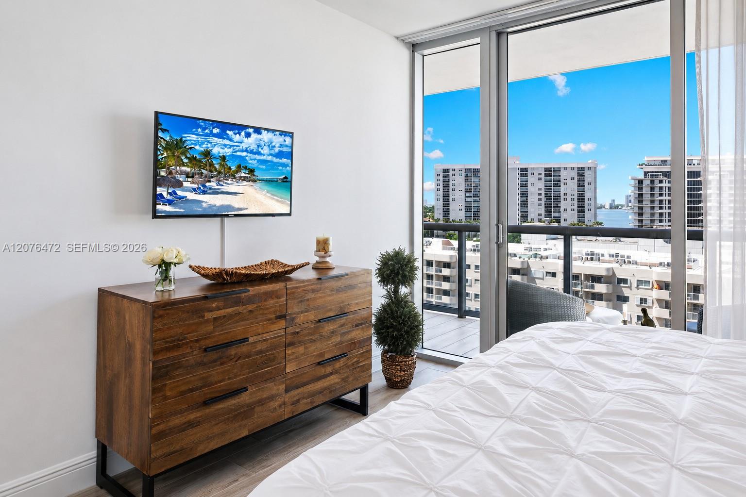 6799 Collins Ave # 701
