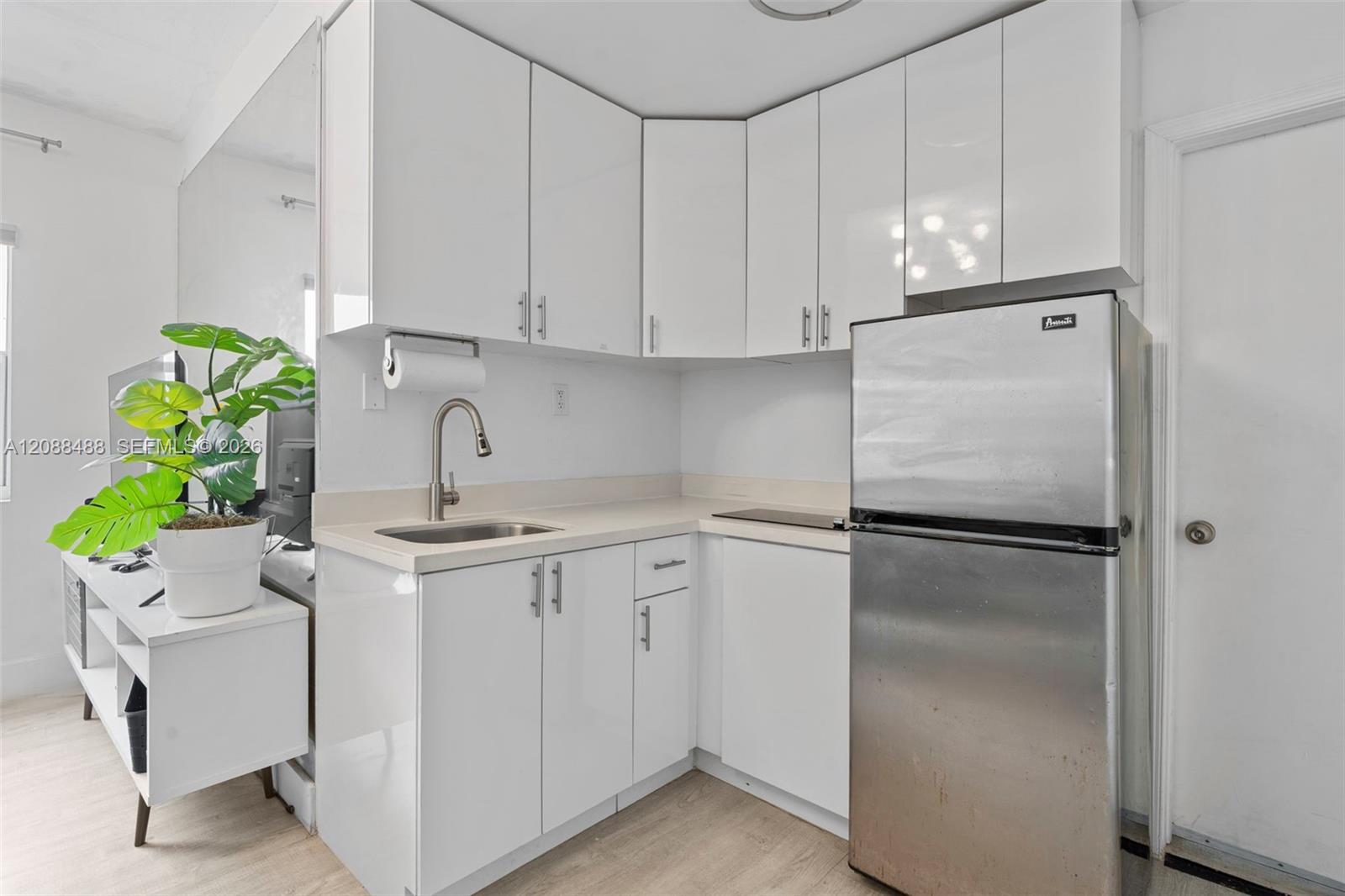 335 Ocean Dr # 106