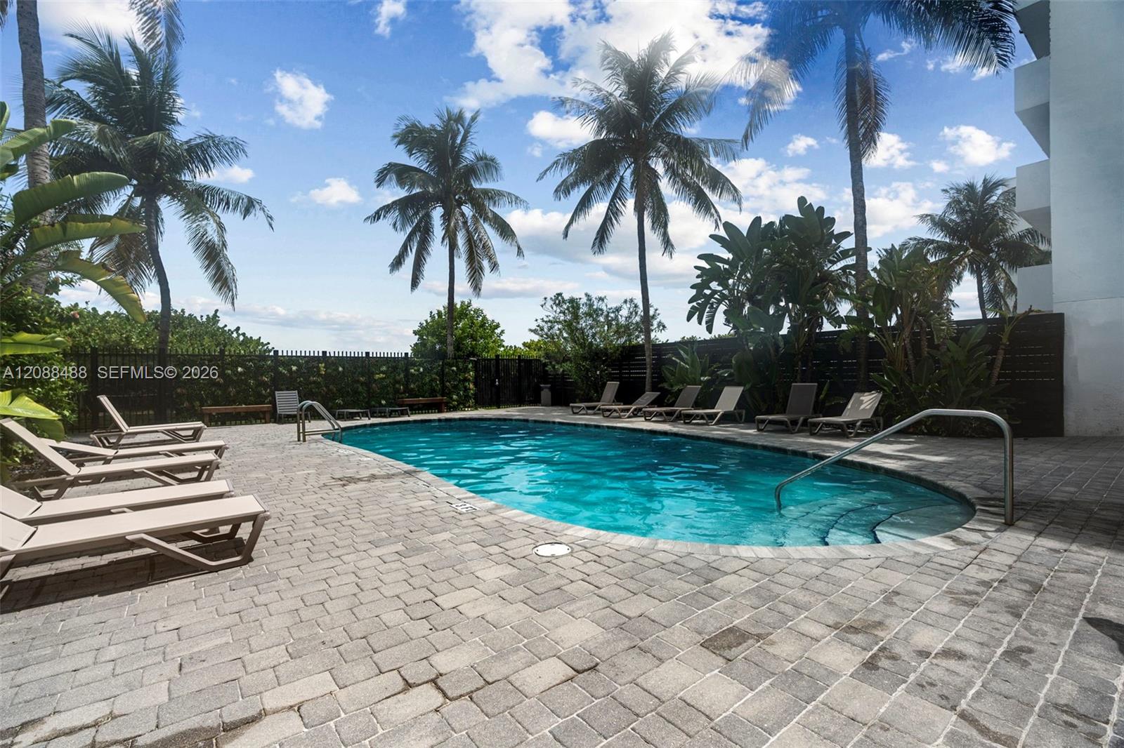 335 Ocean Dr # 106