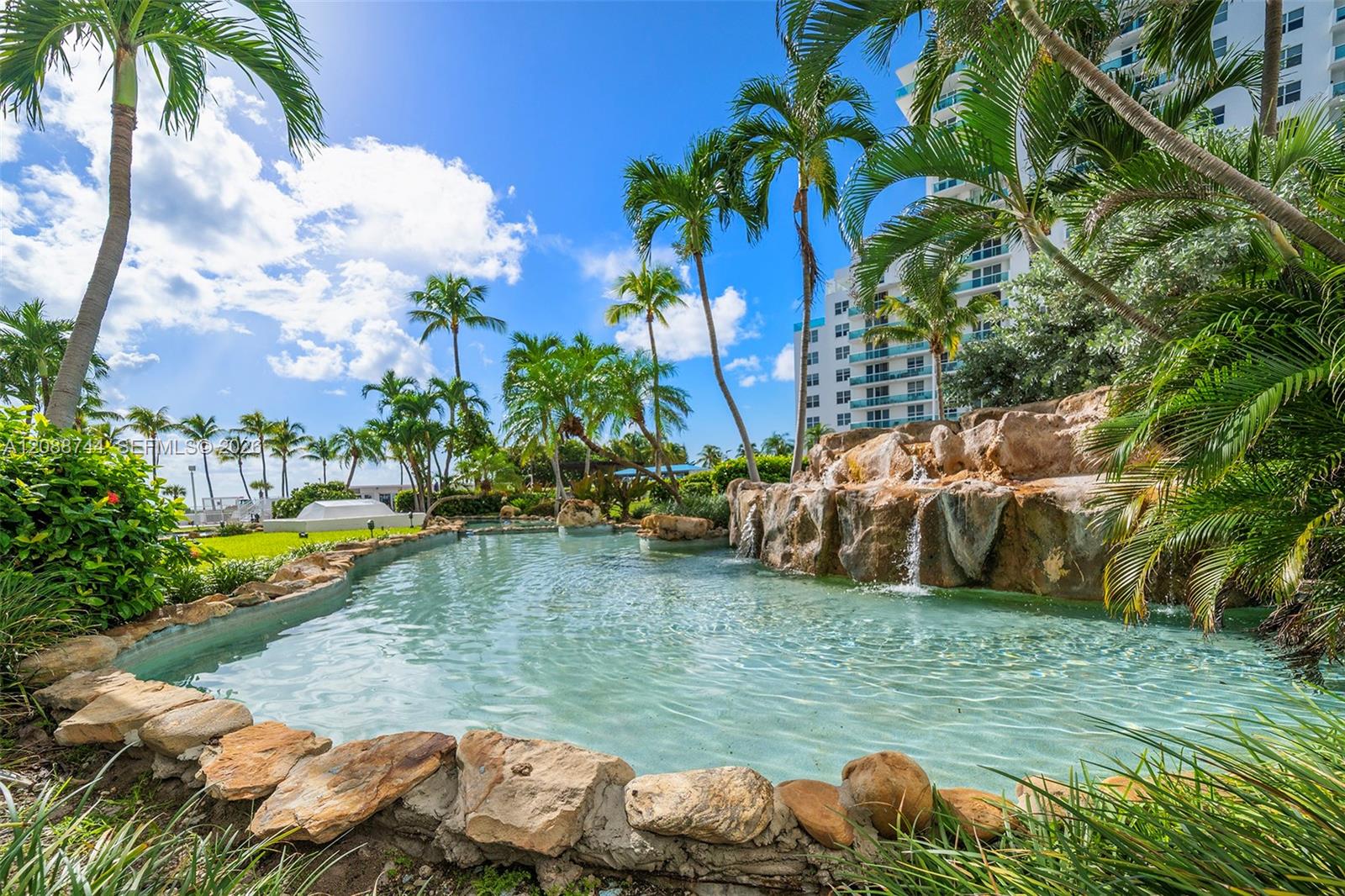 5005 Collins Ave # 1525