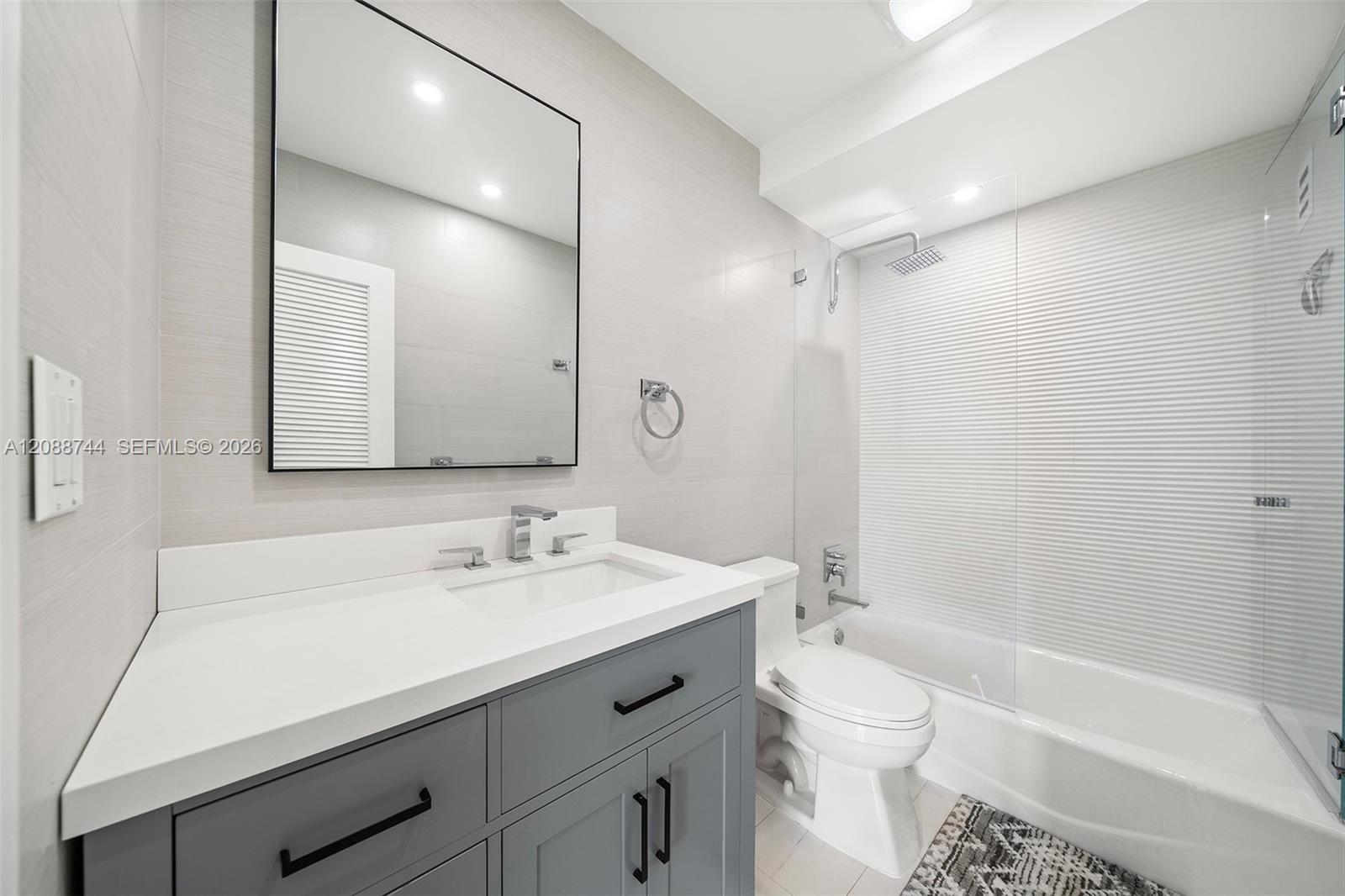 5005 Collins Ave # 1525