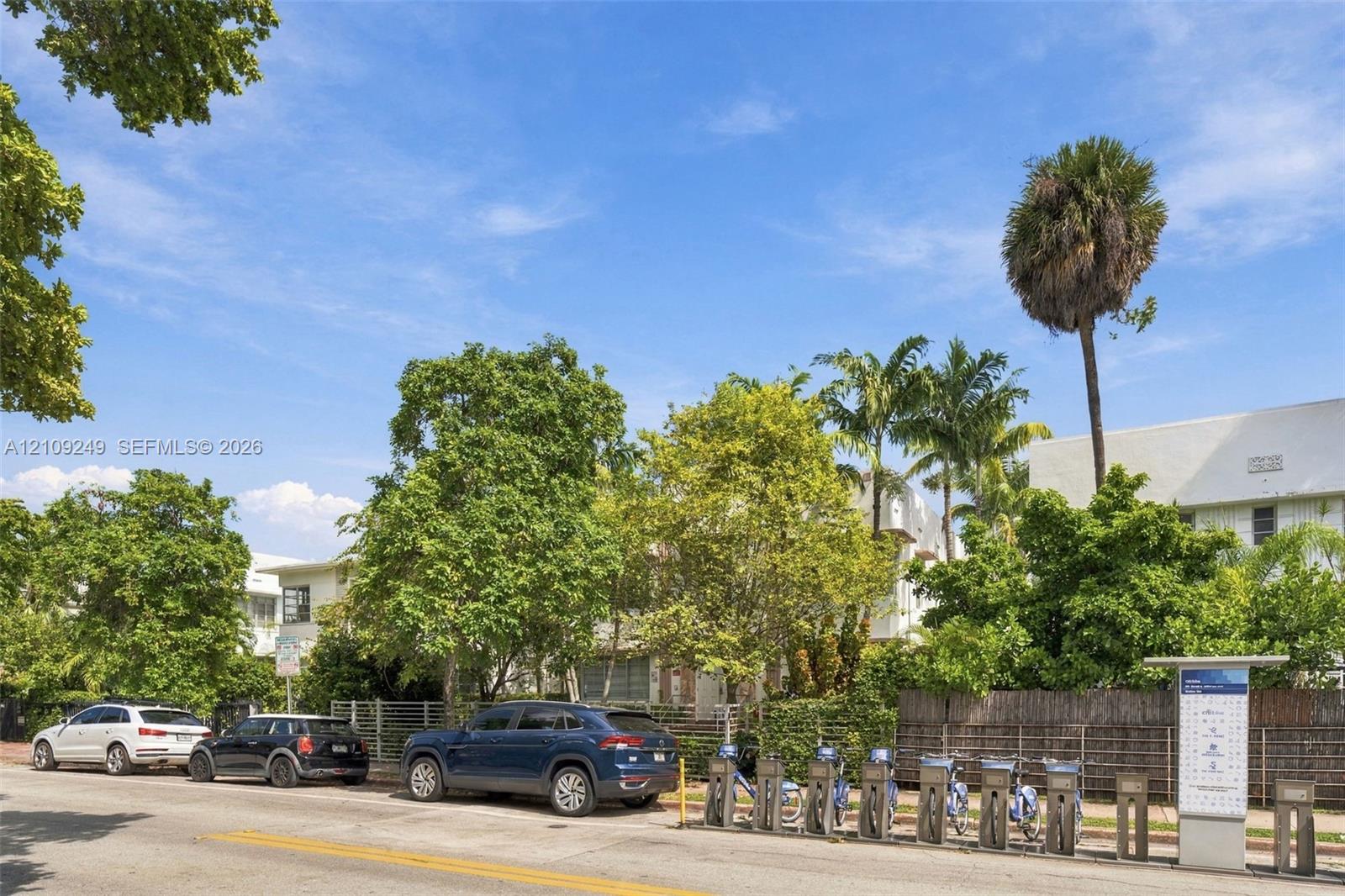 811 Jefferson Ave # 201