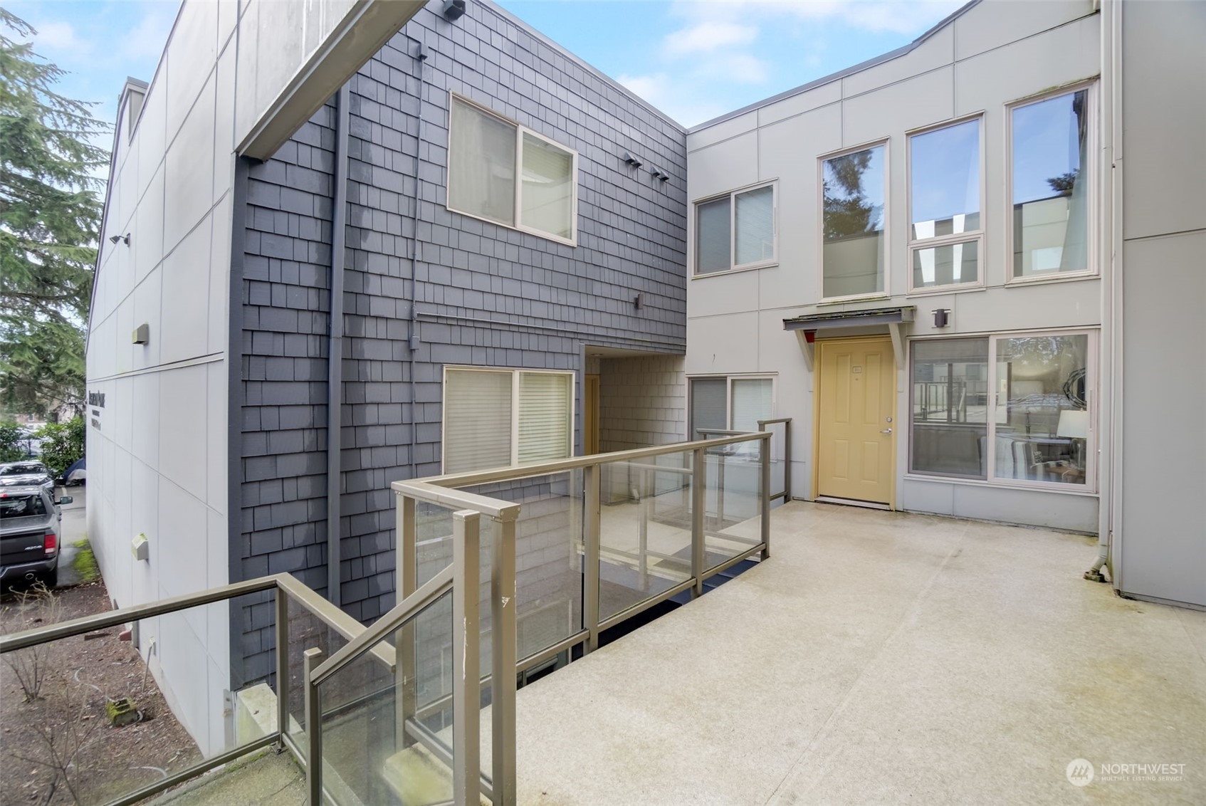 5847 NE 75th Street Unit: A211