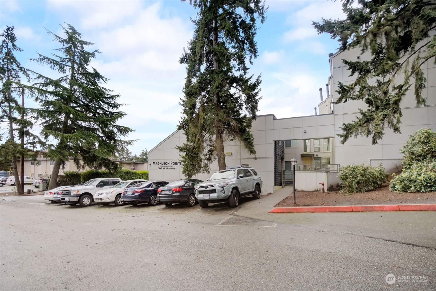 5847 NE 75th Street Unit: A211