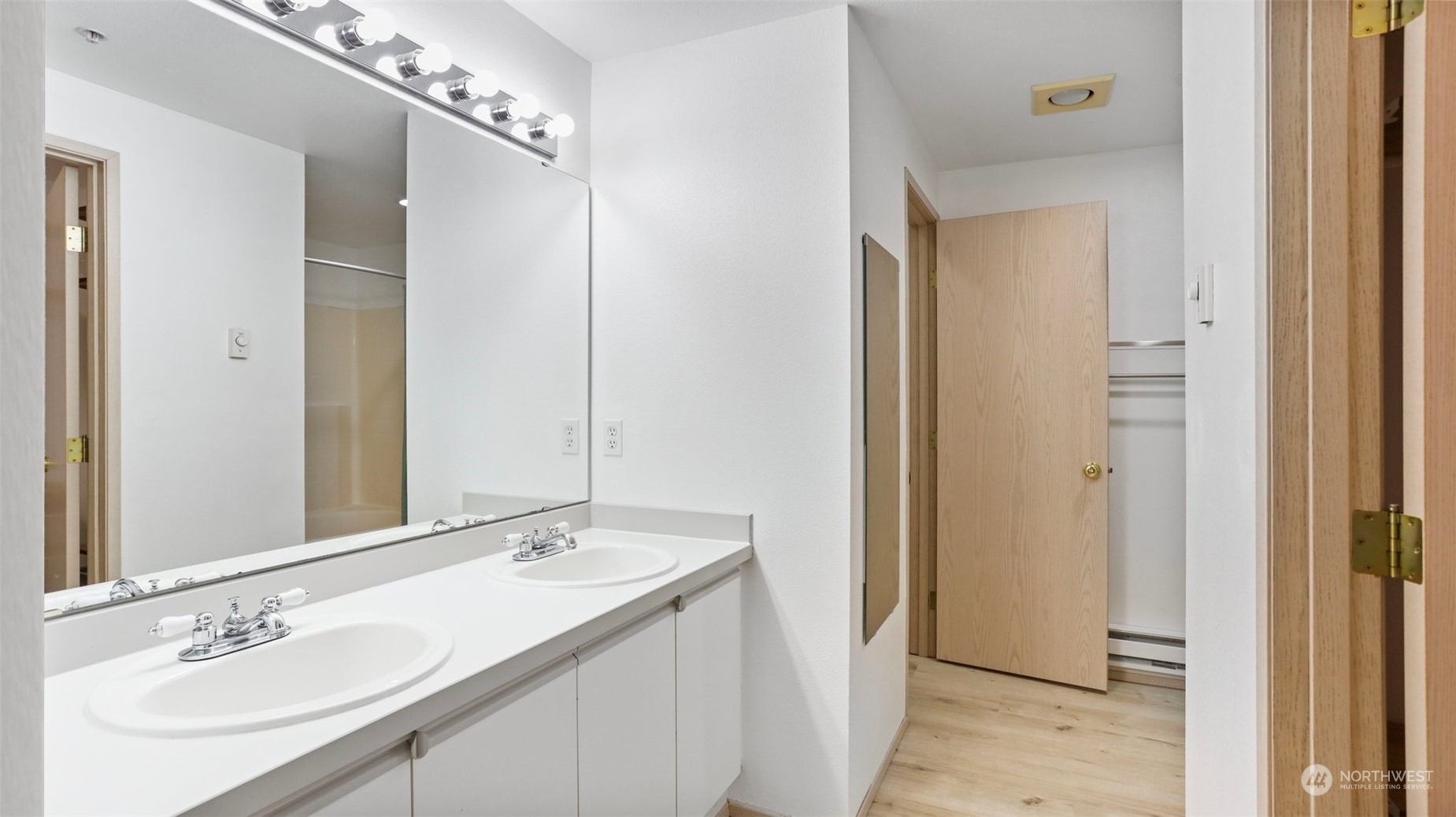 5328 S 236th Street Unit: 5-5