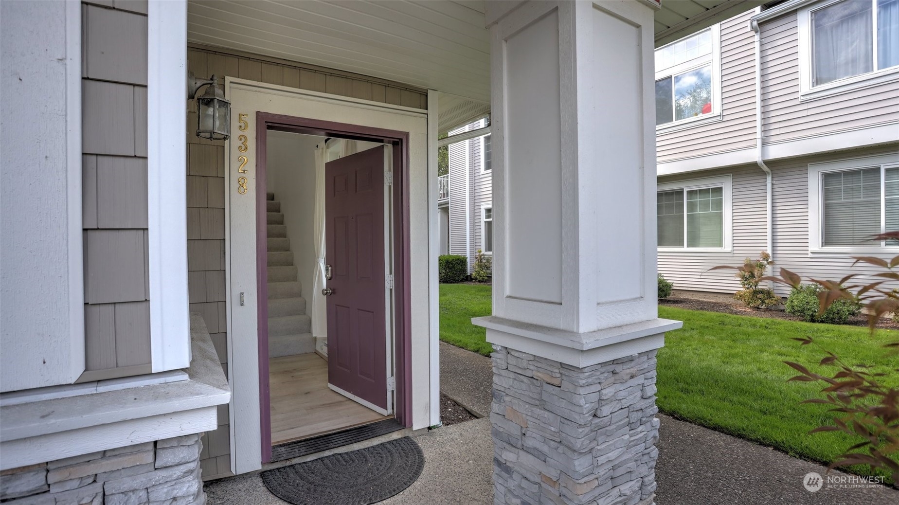 5328 S 236th Street Unit: 5-5