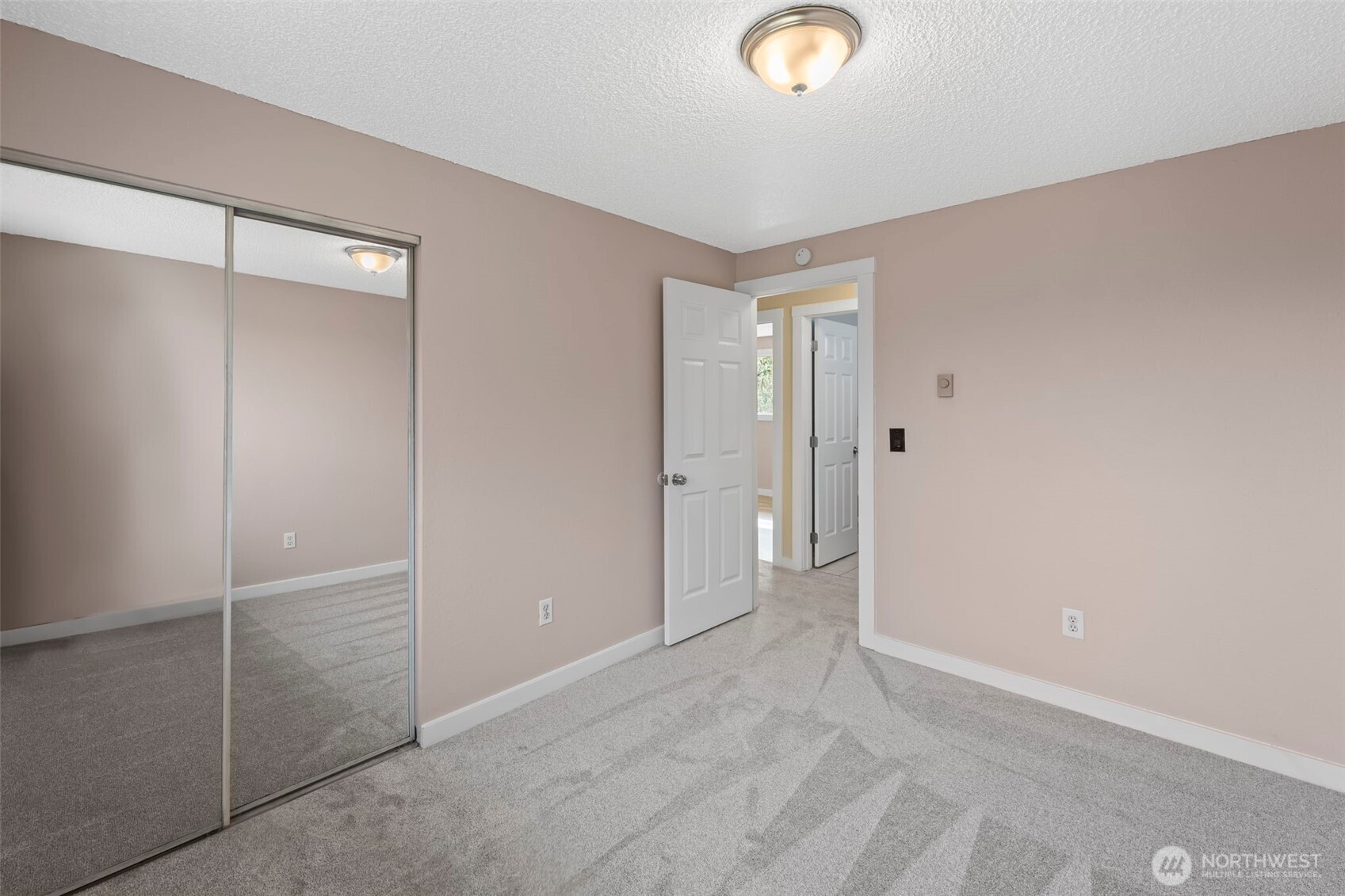 1125 E 60th Street