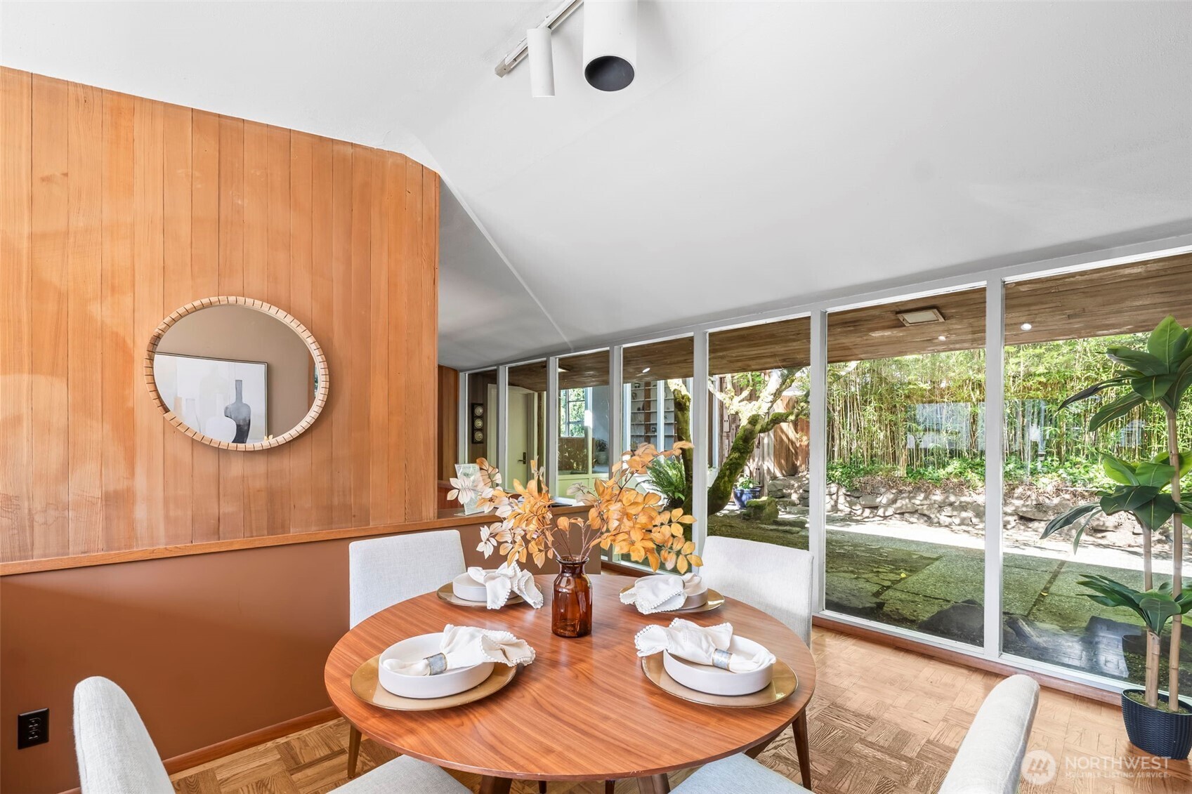 1353 E Boston Street