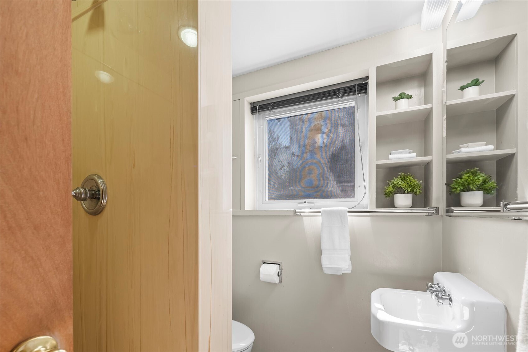 1353 E Boston Street