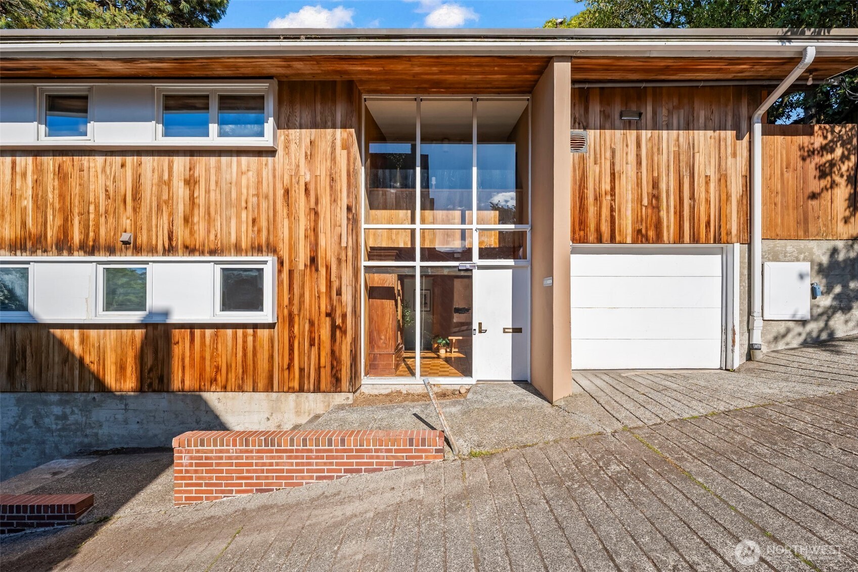 1353 E Boston Street