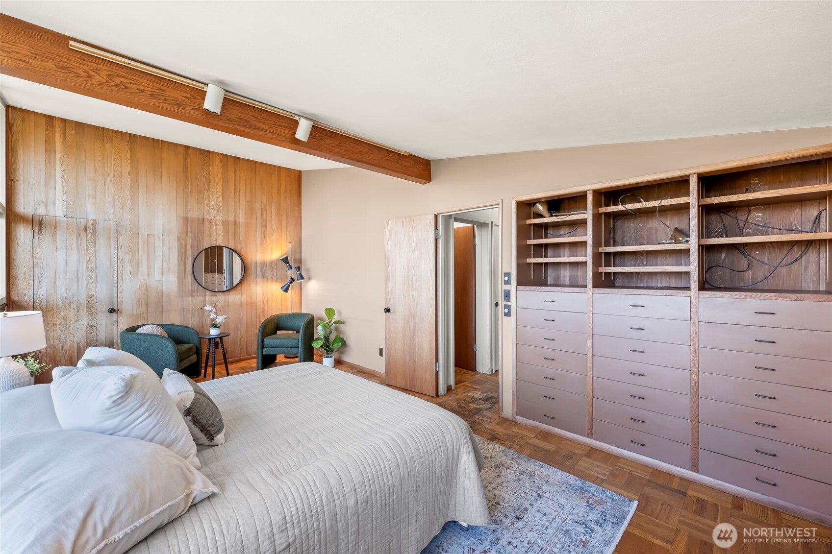 1353 E Boston Street