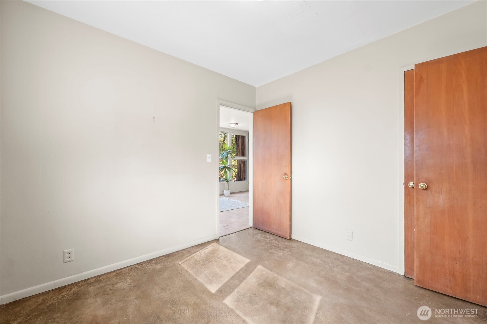 1353 E Boston Street