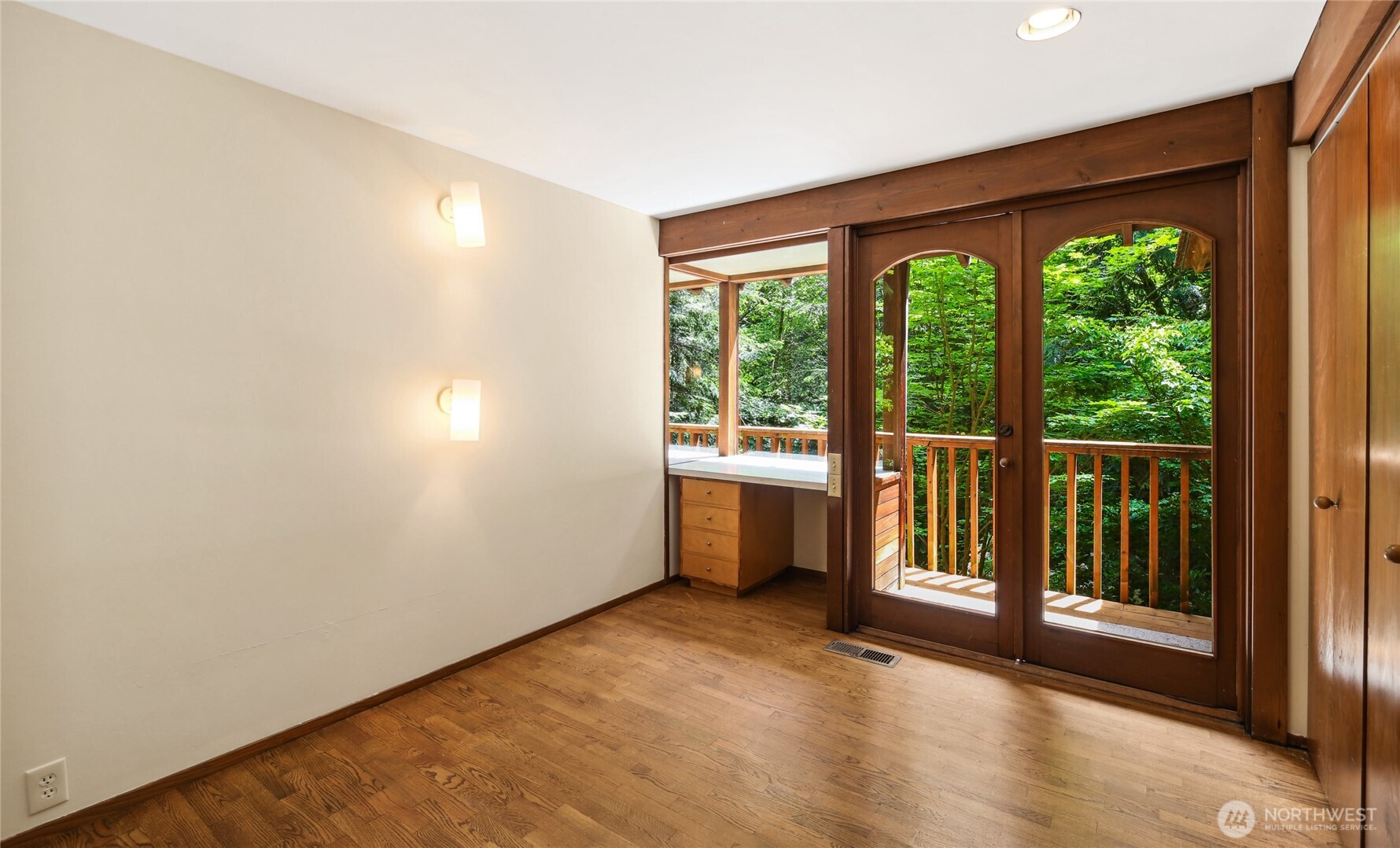 17228 10th Avenue NW