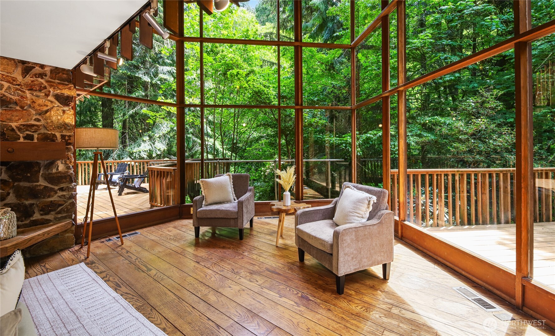 17228 10th Avenue NW