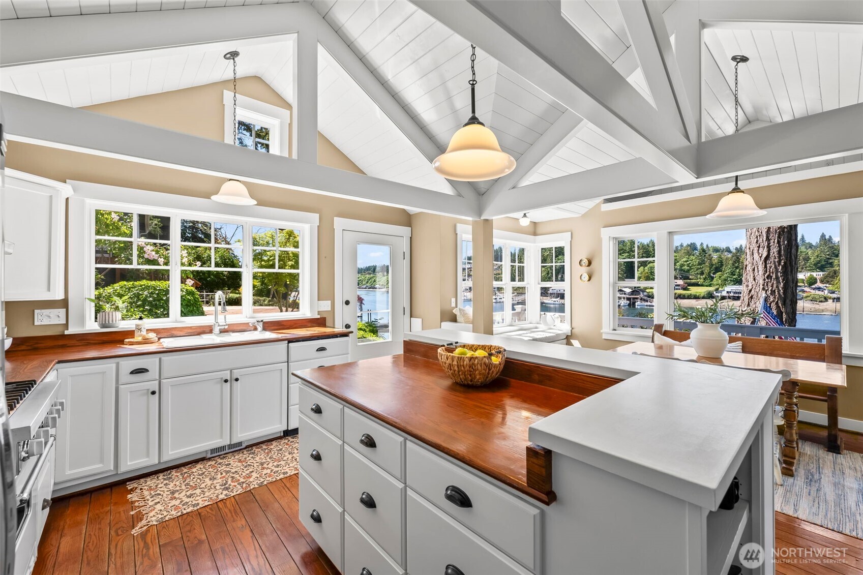 8006 Goodman Drive NW