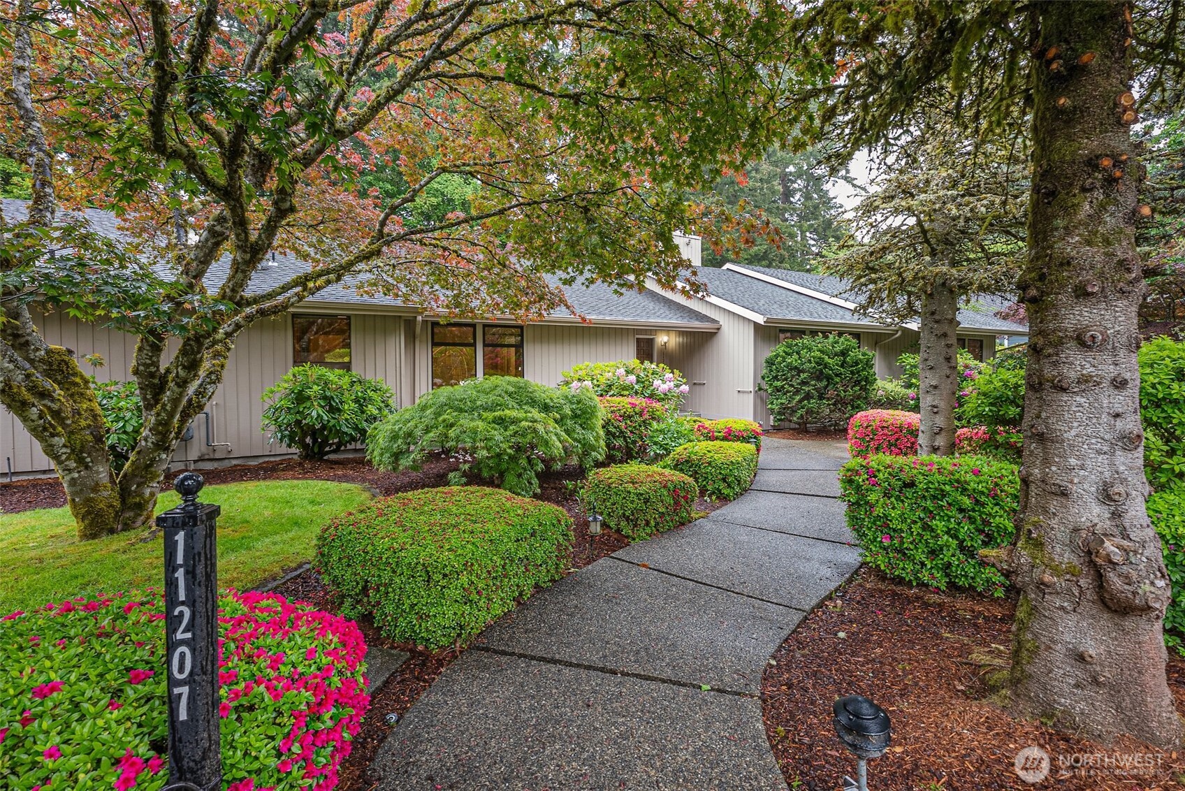 11207 Lake Steilacoom Drive SW