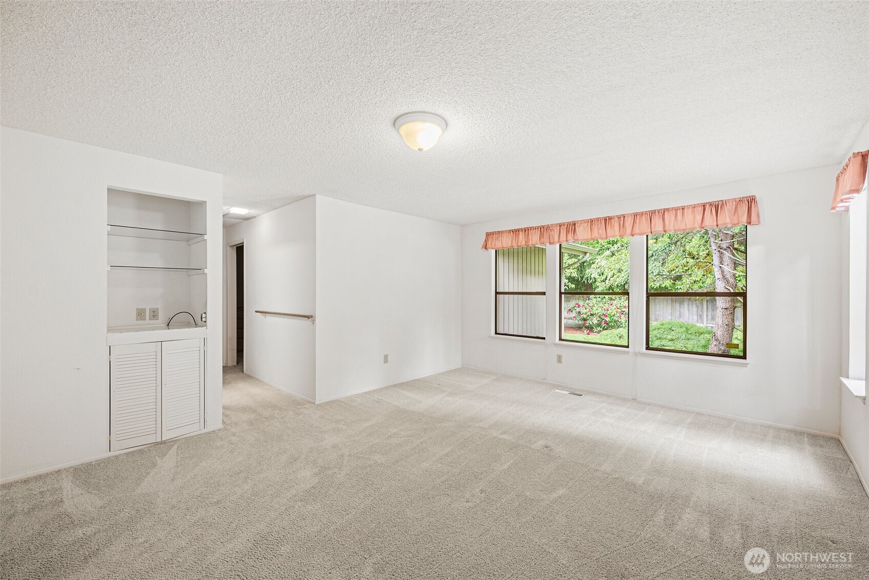 11207 Lake Steilacoom Drive SW