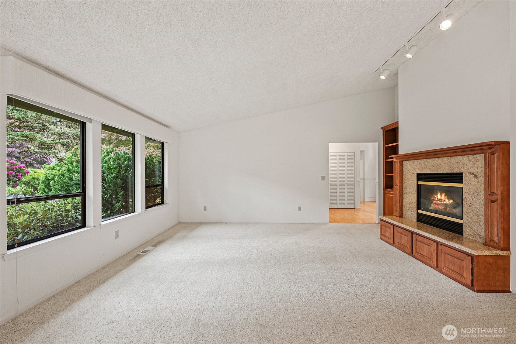 11207 Lake Steilacoom Drive SW