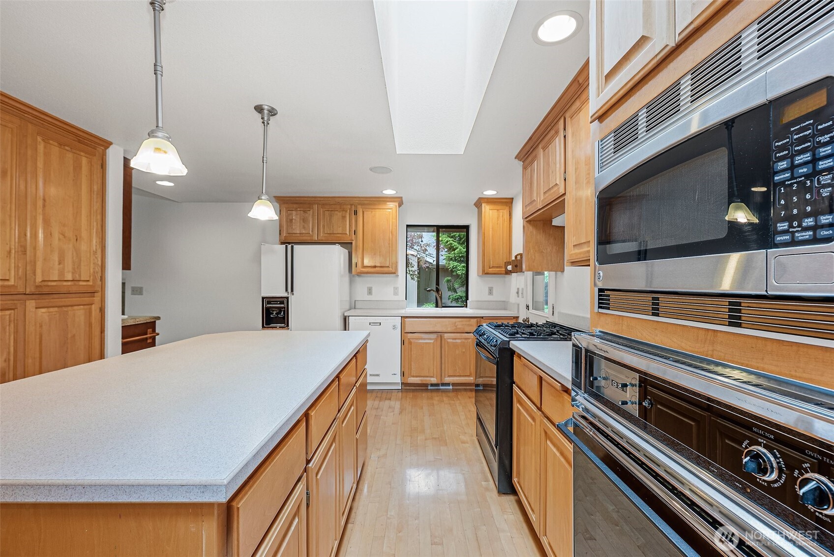 11207 Lake Steilacoom Drive SW