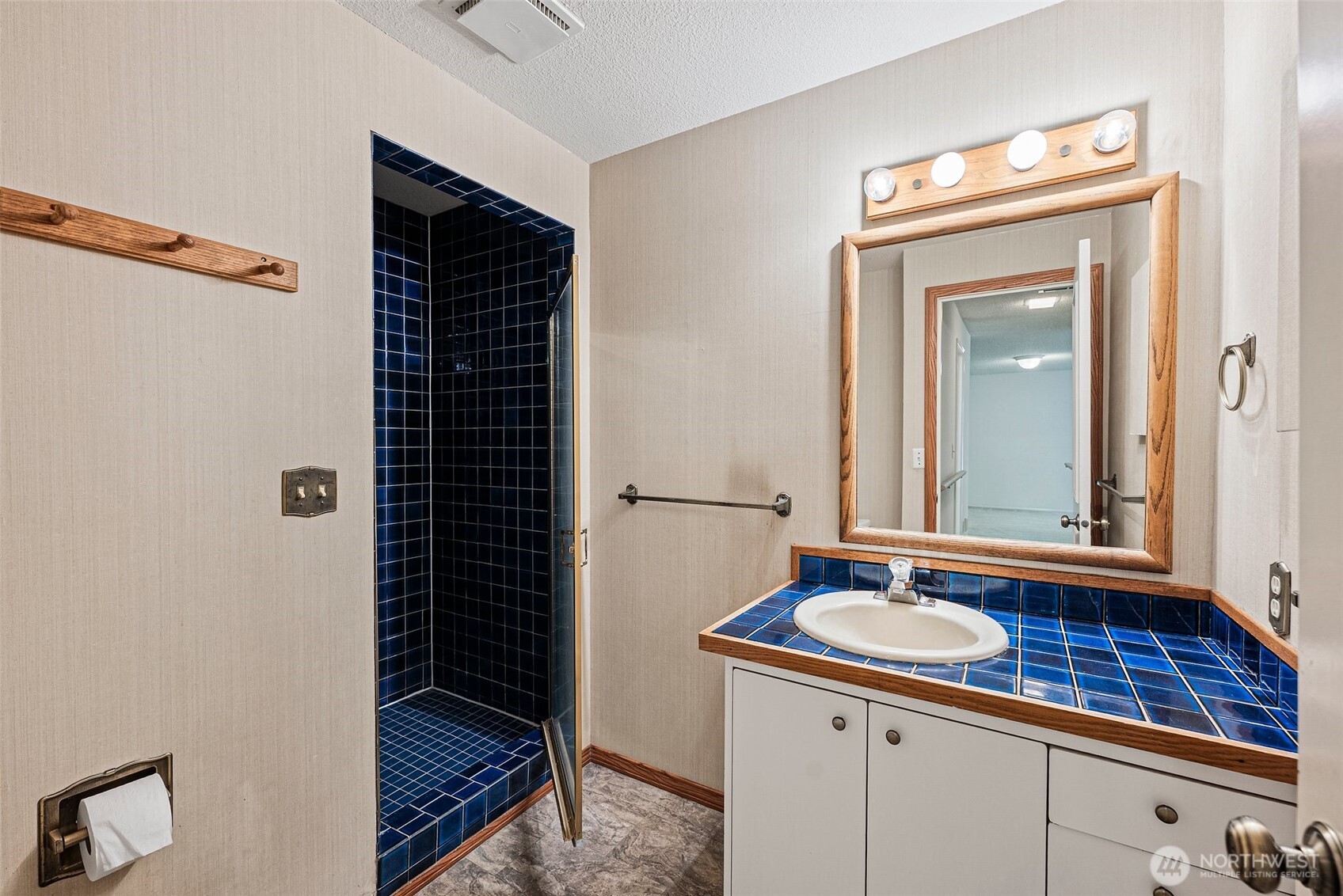 11207 Lake Steilacoom Drive SW