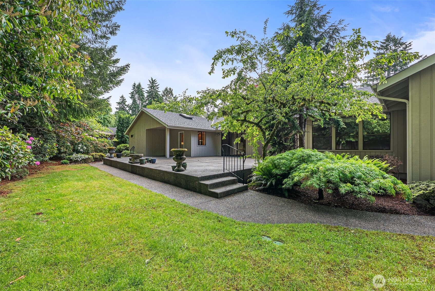 11207 Lake Steilacoom Drive SW