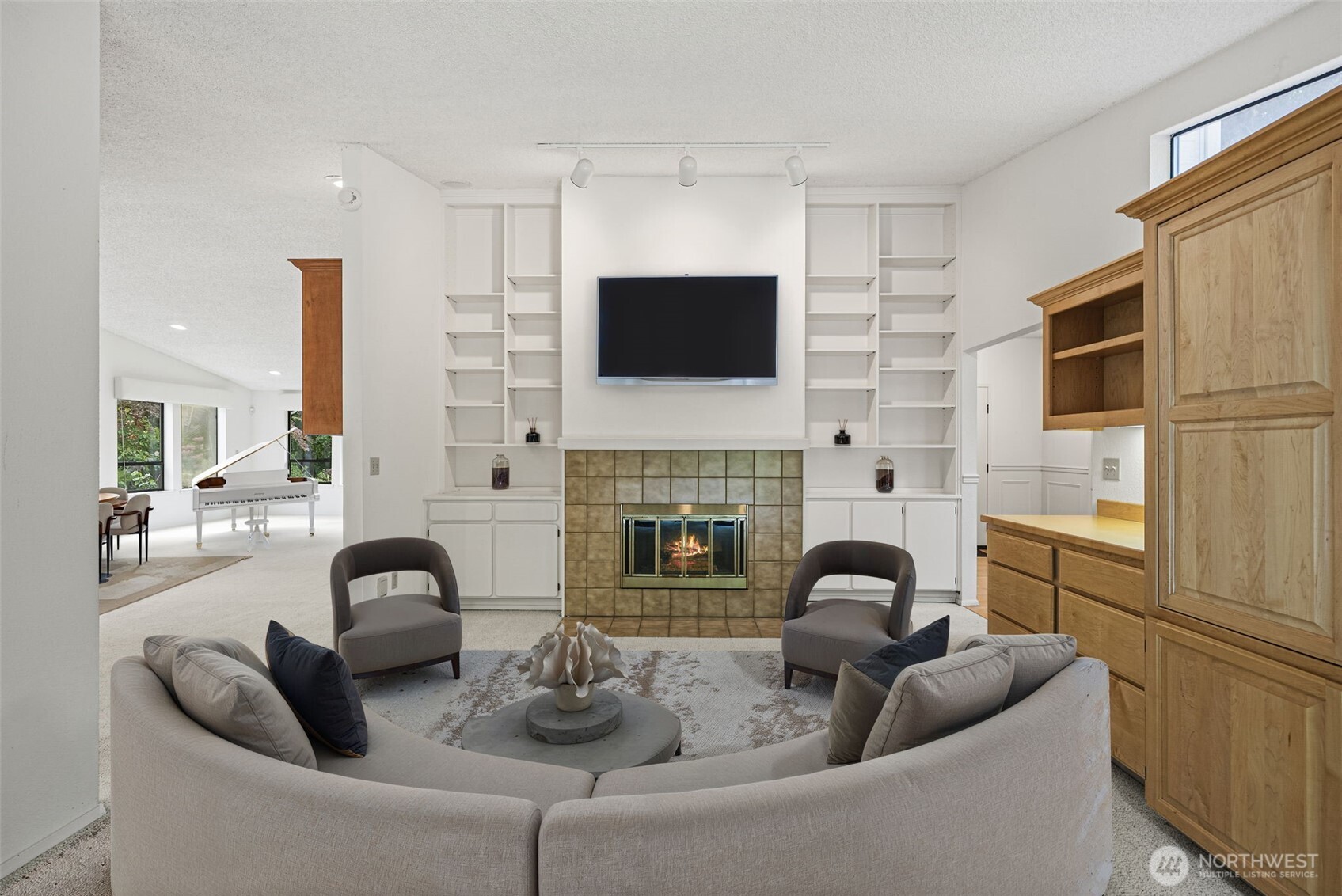 11207 Lake Steilacoom Drive SW