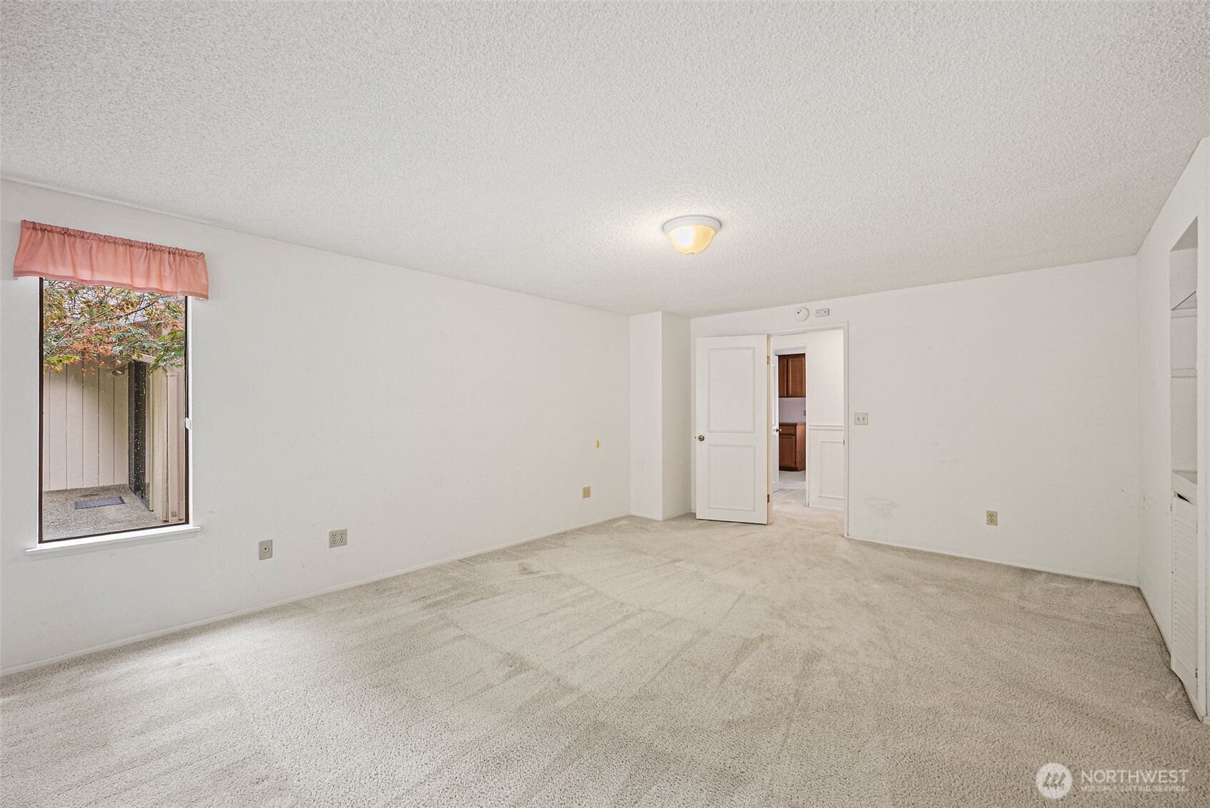 11207 Lake Steilacoom Drive SW